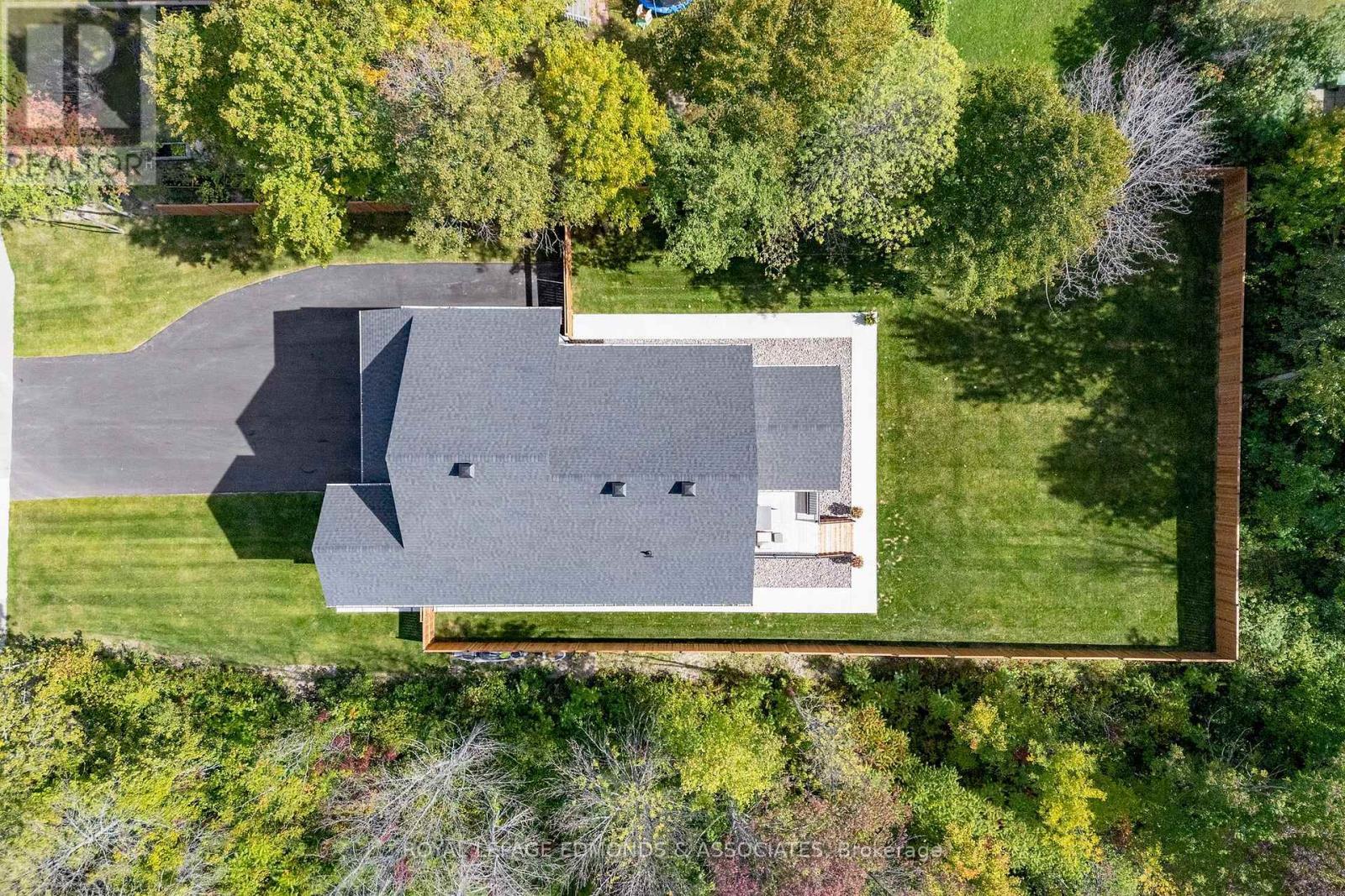 












578 MELTON STREET

,
Pembroke,




Ontario
K8A6Z5


