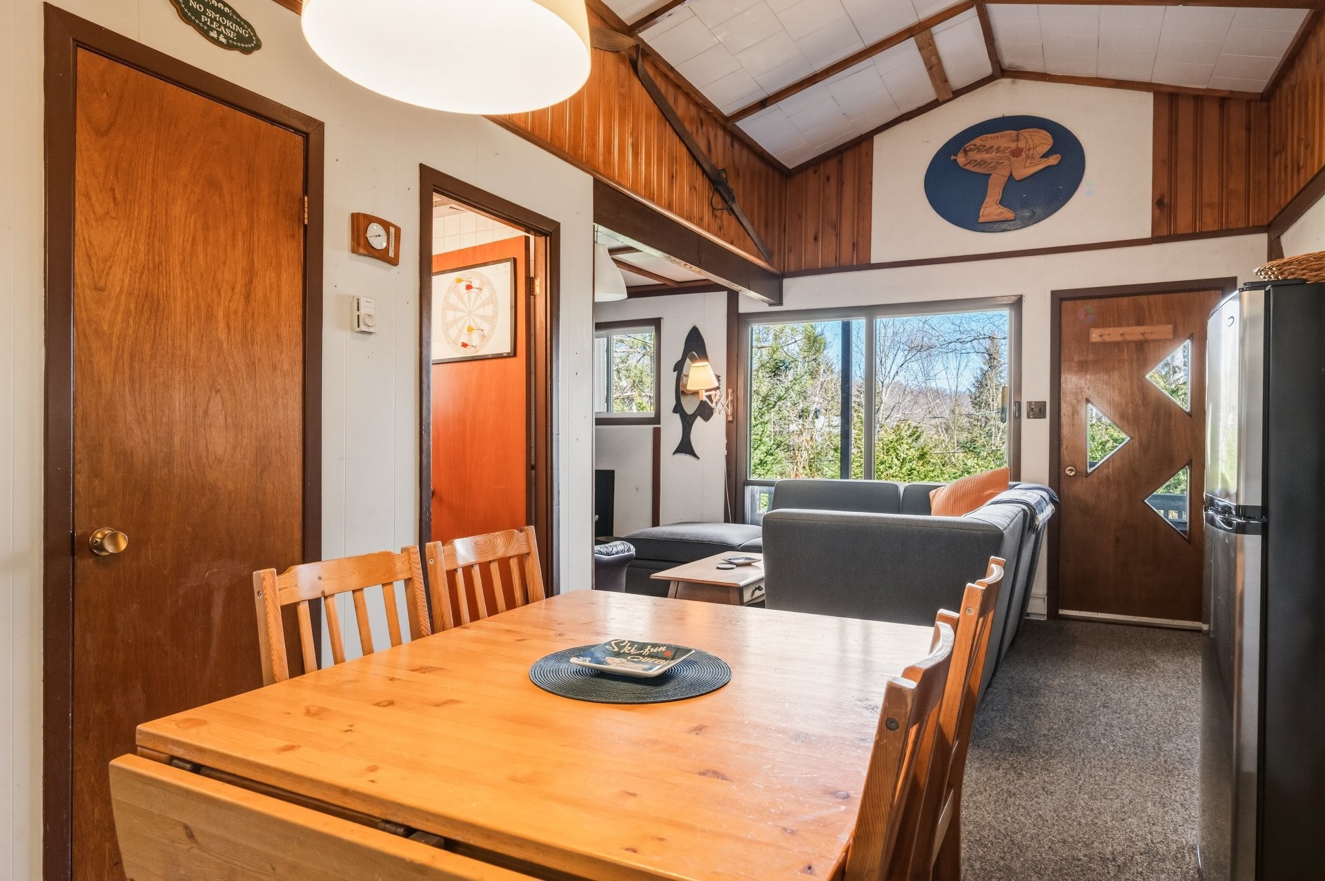 









350


Ch. du Lac-Dufour

,
Mont-Tremblant,




QC
J8E2H8

