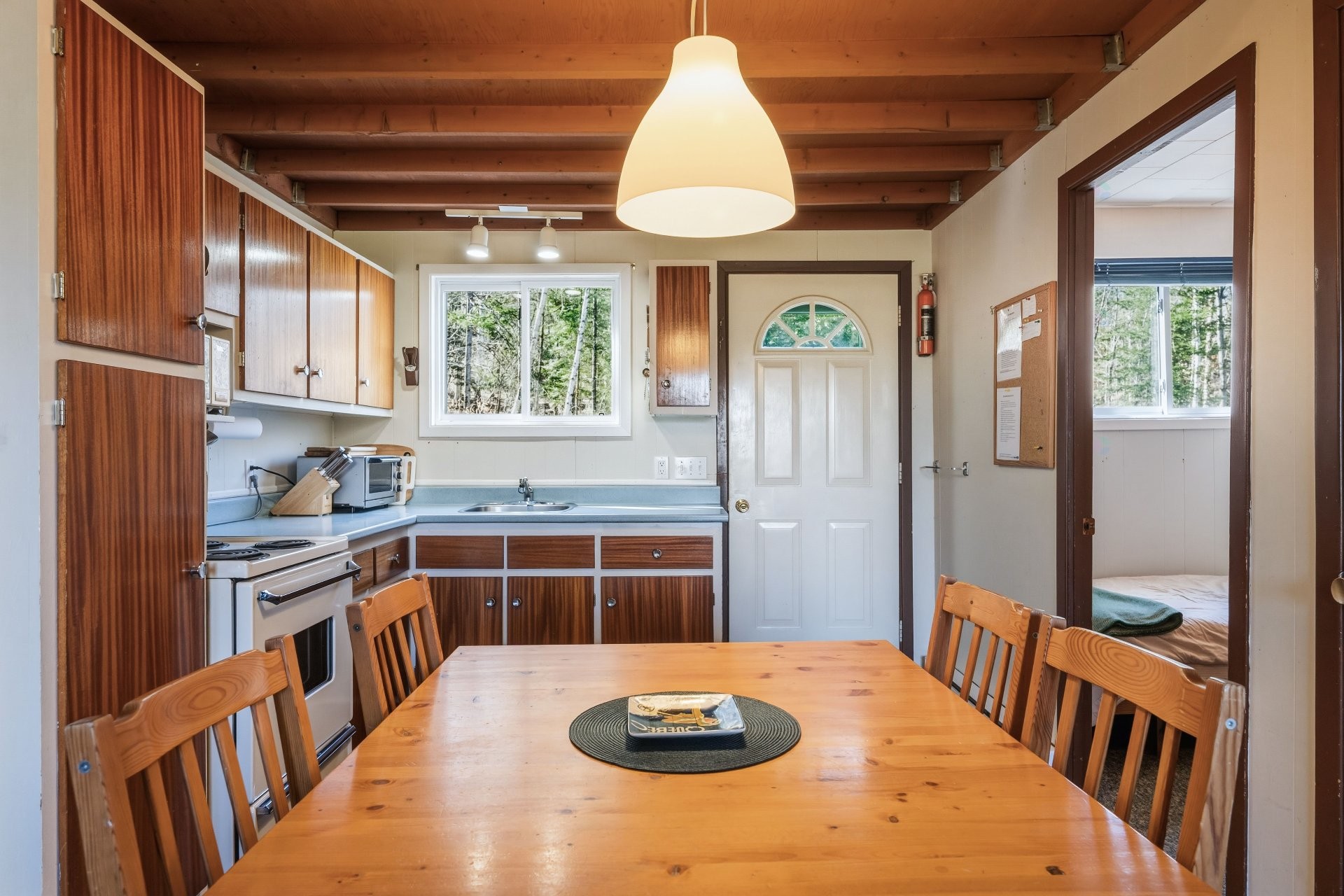 









350


Ch. du Lac-Dufour

,
Mont-Tremblant,




QC
J8E2H8

