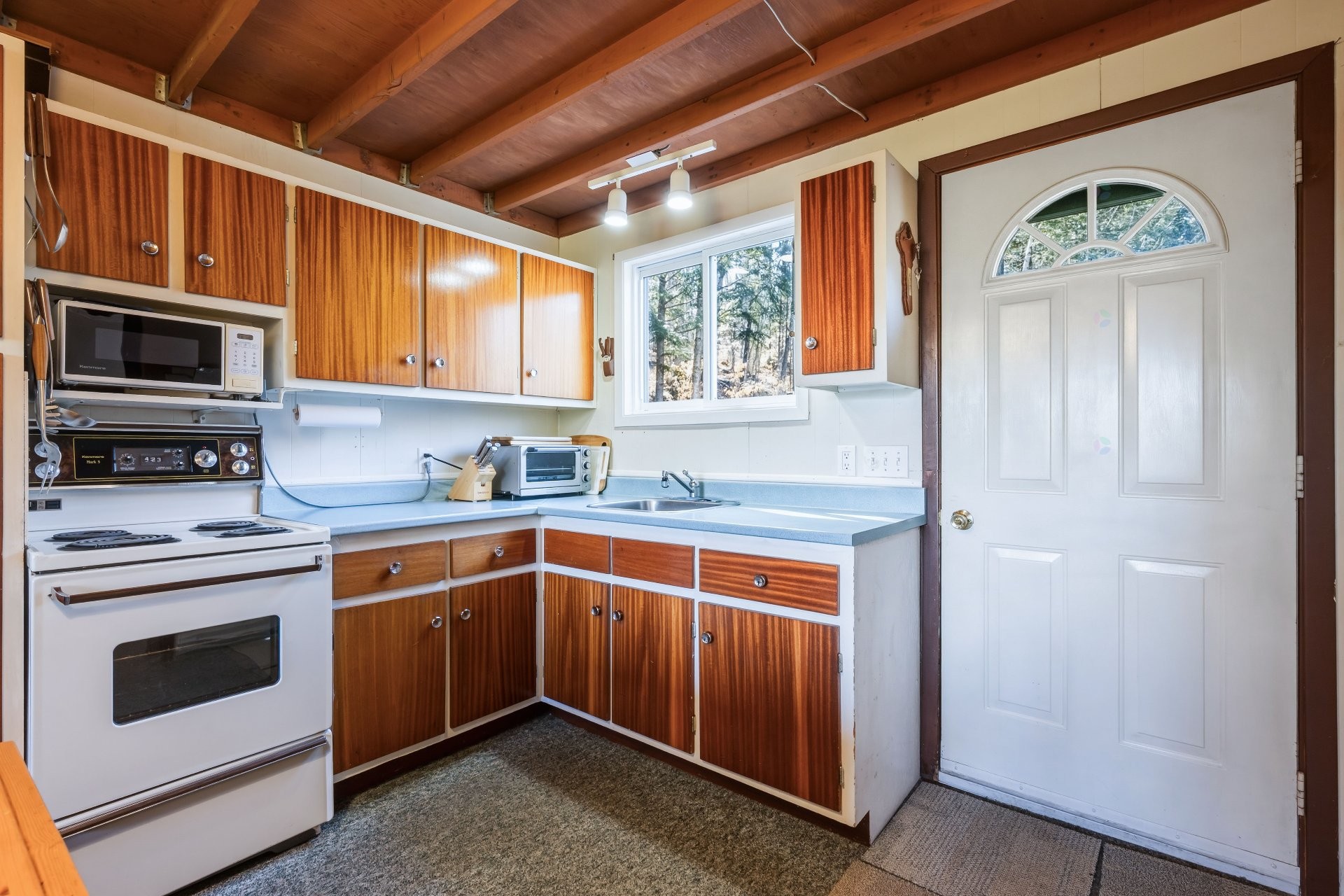 









350


Ch. du Lac-Dufour

,
Mont-Tremblant,




QC
J8E2H8

