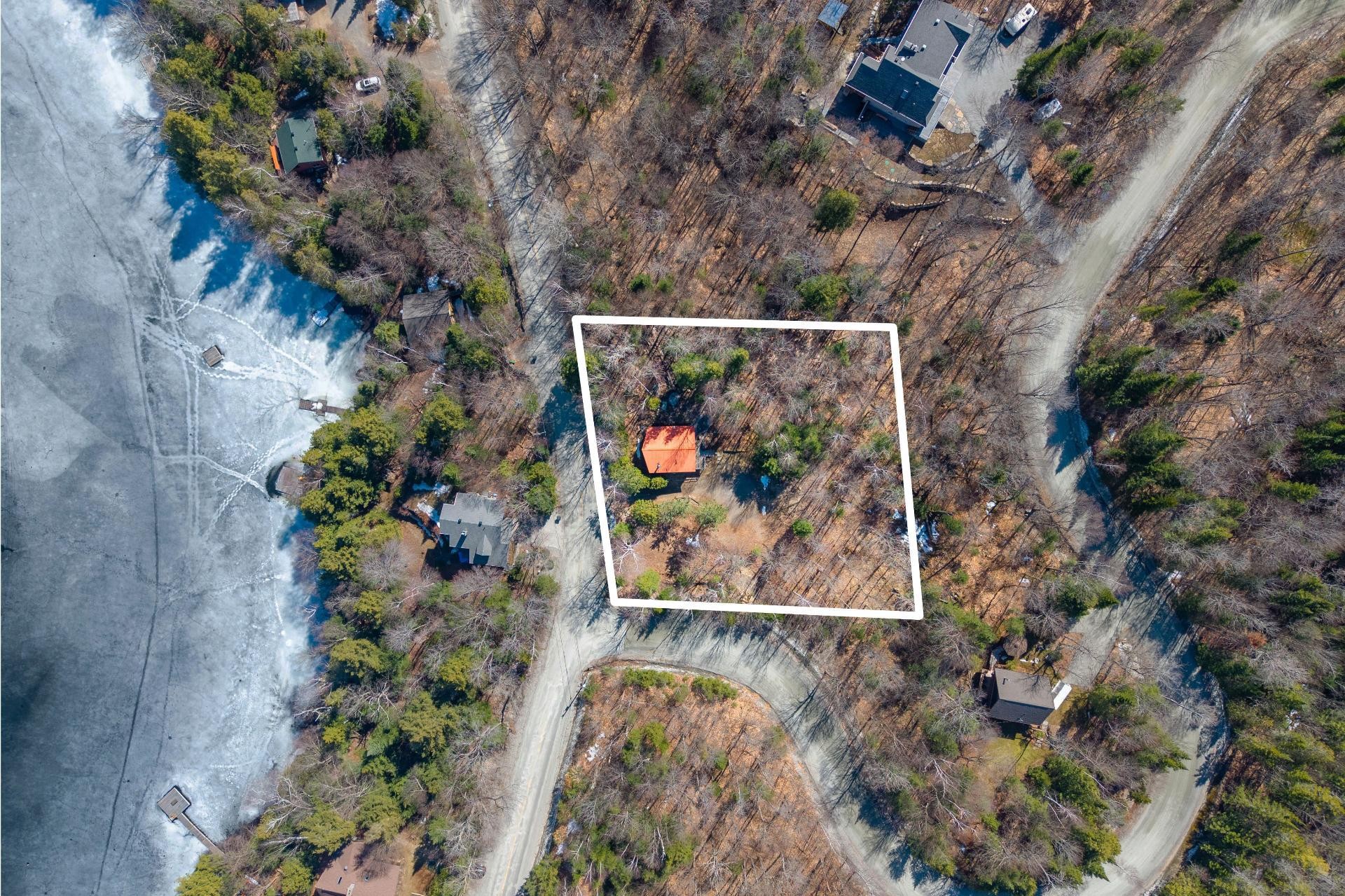 









350


Ch. du Lac-Dufour

,
Mont-Tremblant,




QC
J8E2H8

