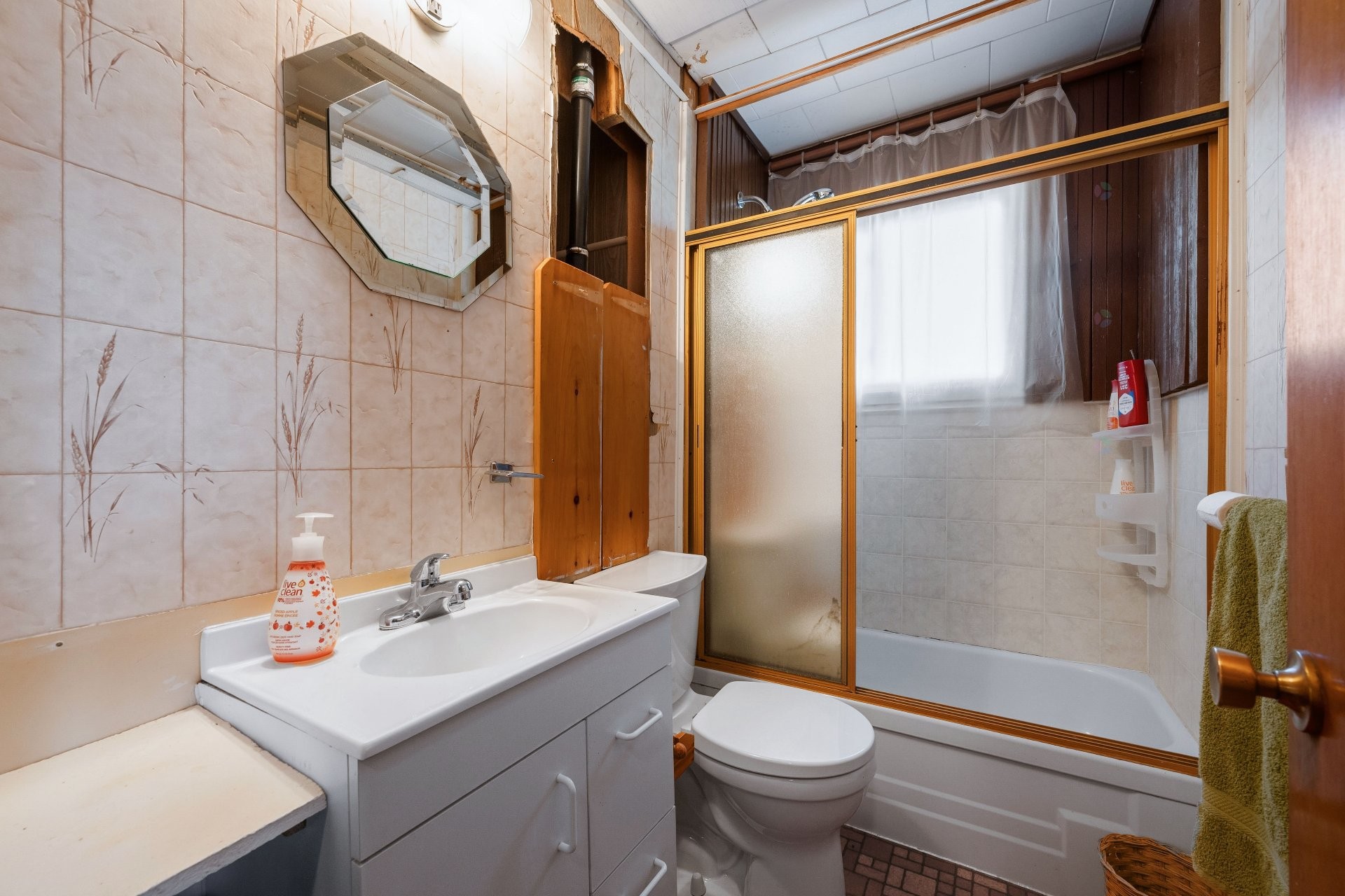









350


Ch. du Lac-Dufour

,
Mont-Tremblant,




QC
J8E2H8

