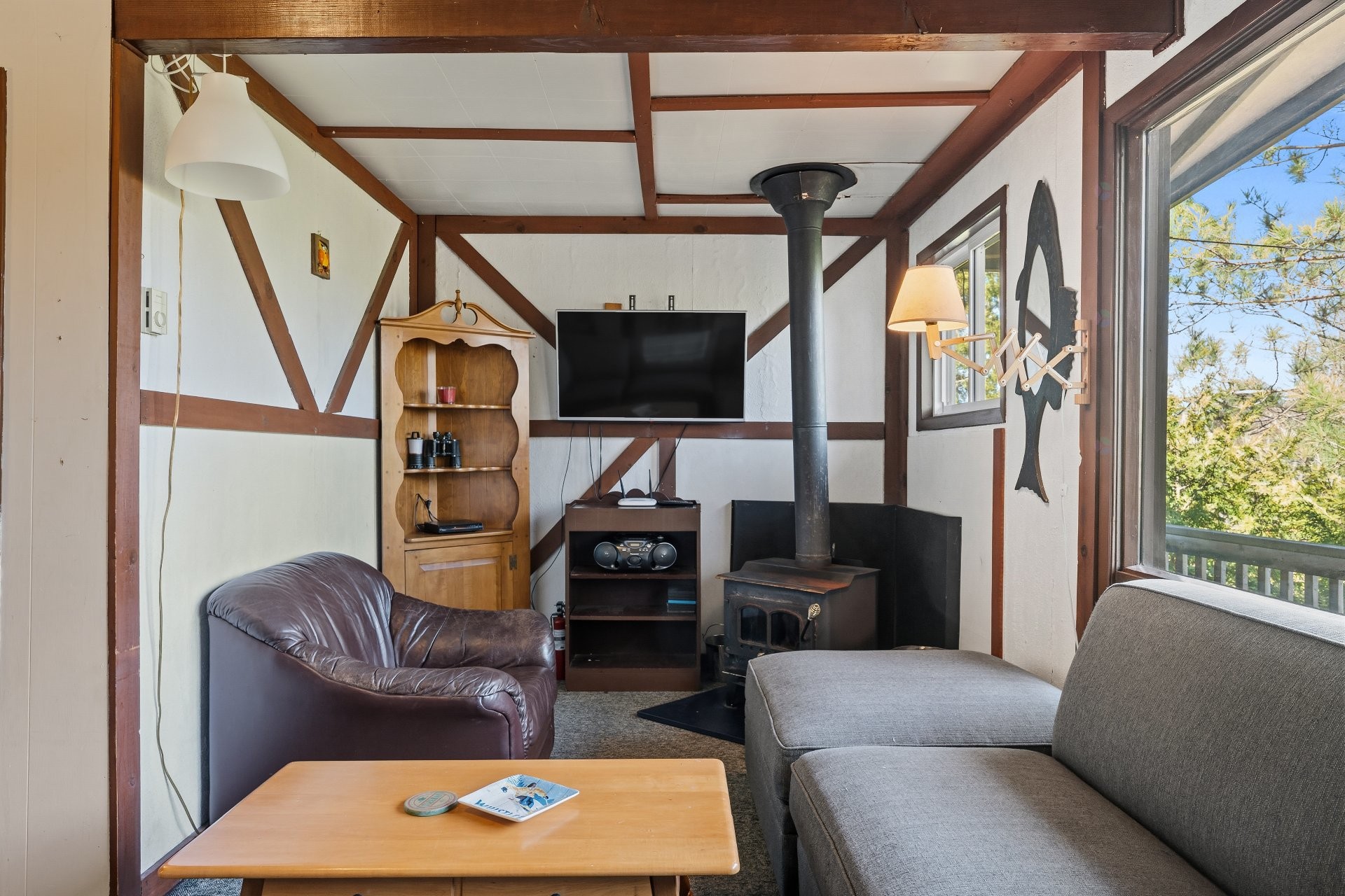 









350


Ch. du Lac-Dufour

,
Mont-Tremblant,




QC
J8E2H8

