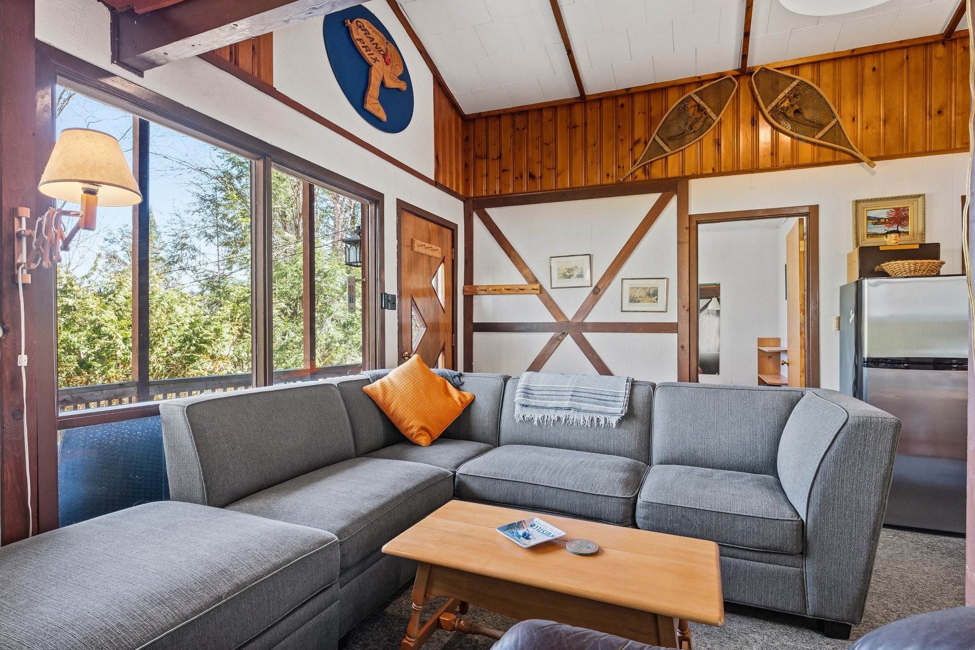 









350


Ch. du Lac-Dufour

,
Mont-Tremblant,




QC
J8E2H8

