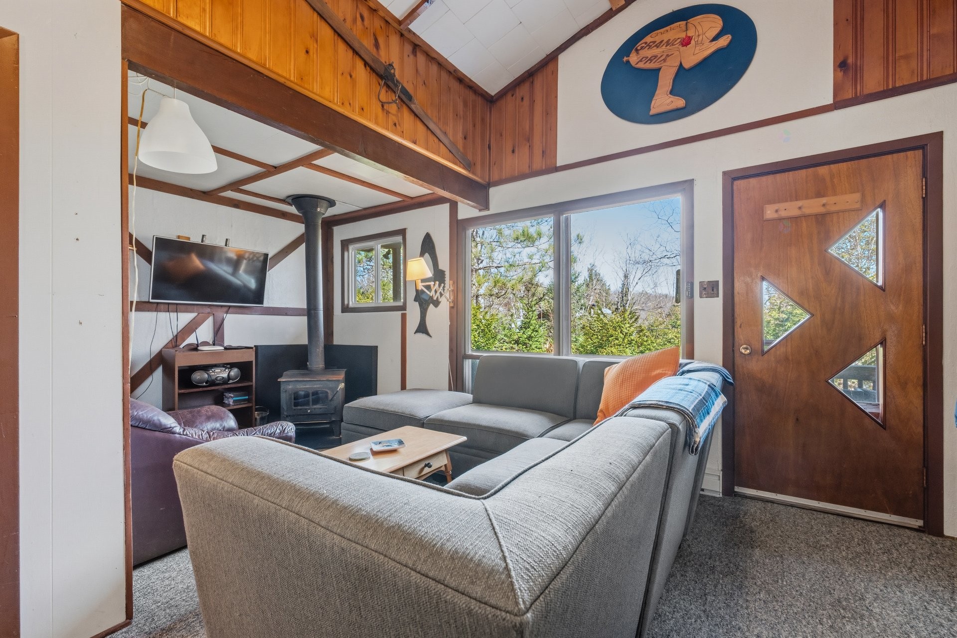 









350


Ch. du Lac-Dufour

,
Mont-Tremblant,




QC
J8E2H8

