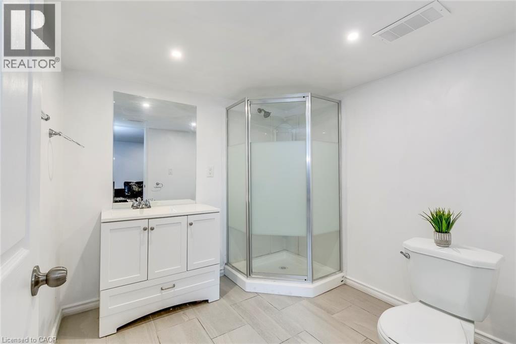 












16 DAYMAN Drive

,
Ancaster,




Ontario
L9K0J9


