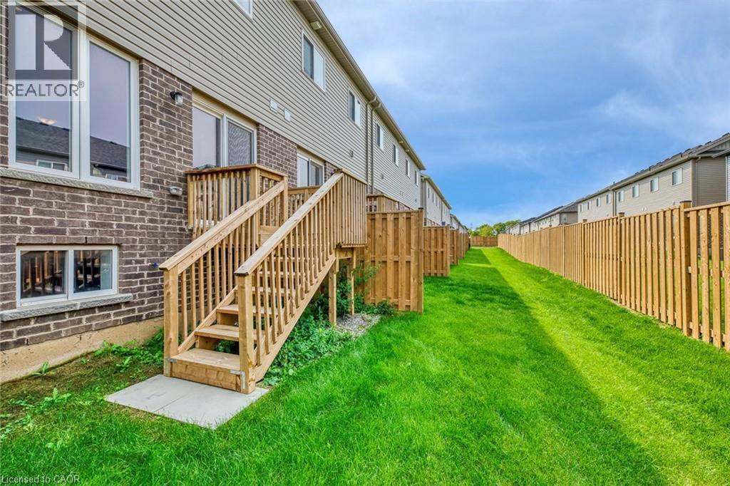 












16 DAYMAN Drive

,
Ancaster,




Ontario
L9K0J9


