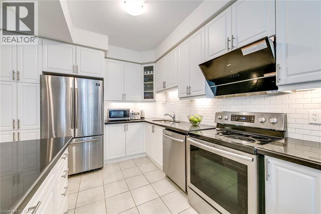 












16 DAYMAN Drive

,
Ancaster,




Ontario
L9K0J9

