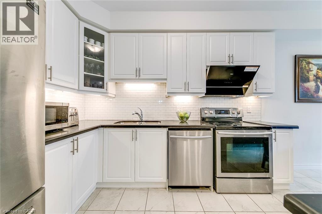 












16 DAYMAN Drive

,
Ancaster,




Ontario
L9K0J9

