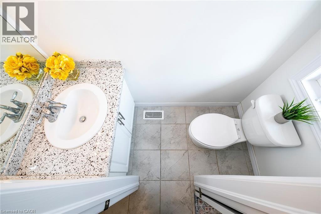 












16 DAYMAN Drive

,
Ancaster,




Ontario
L9K0J9

