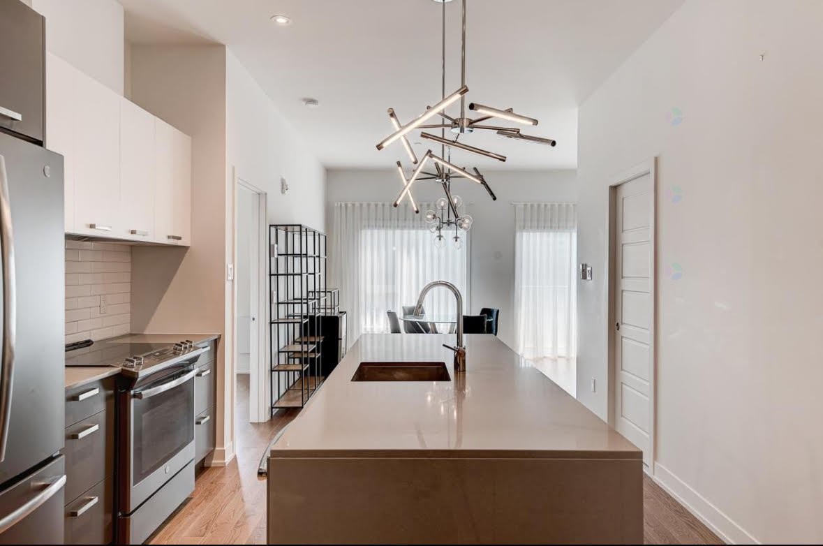 









1900


Rue Émile-Martineau

, 509,
Laval (Laval-des-Rapides),




QC
H7N0G1

