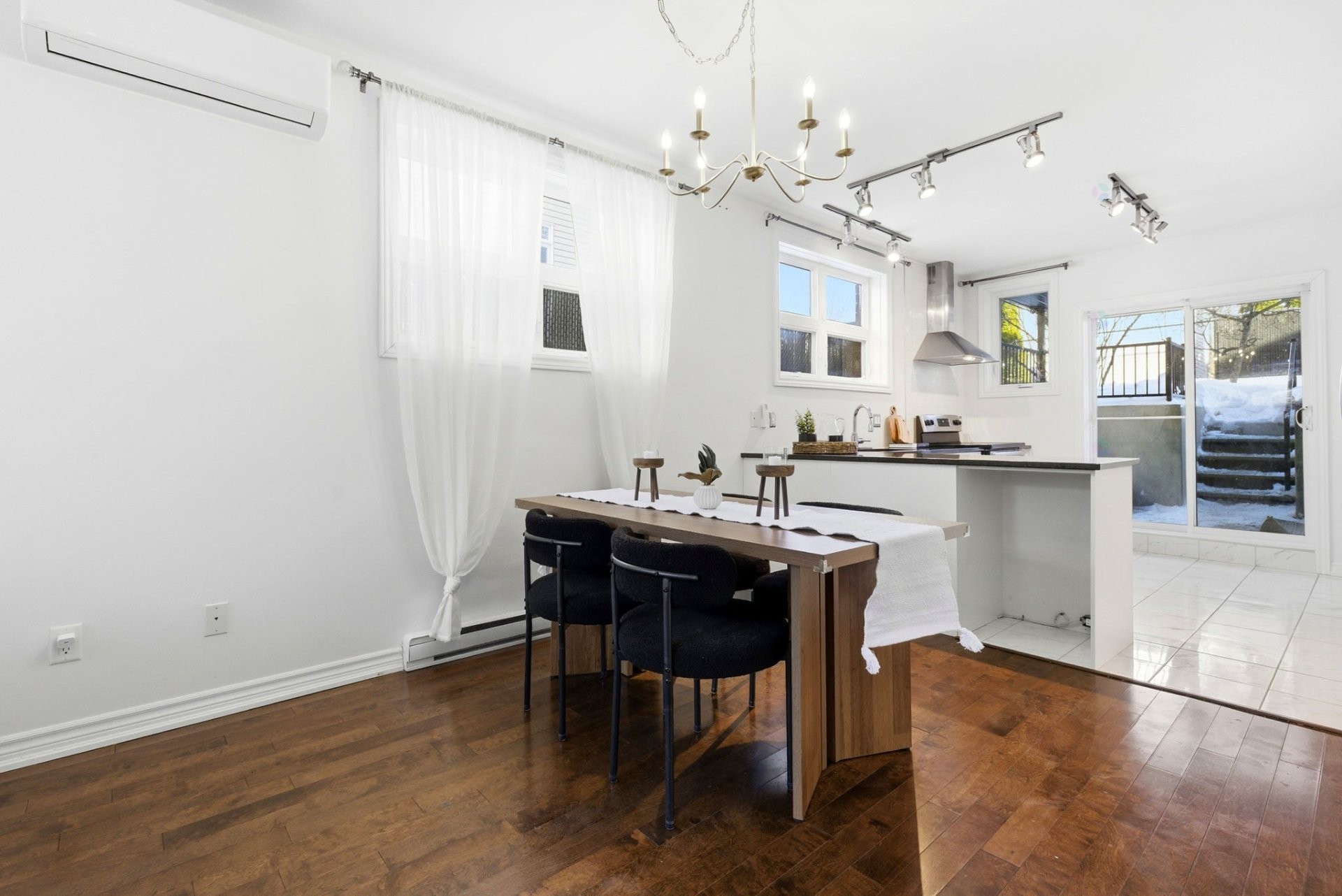 









23


Rue du Luxembourg

, A,
Gatineau (Aylmer),




QC
J9J0W5

