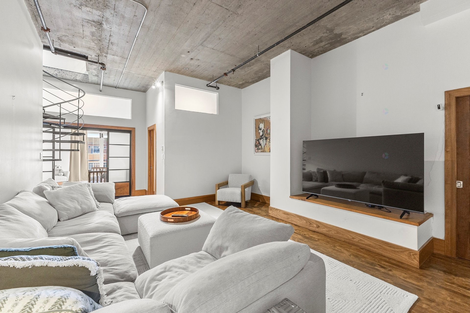 









20


Rue des Soeurs-Grises

, 508-608,
Montréal (Ville-Marie),




QC
H3C5M1

