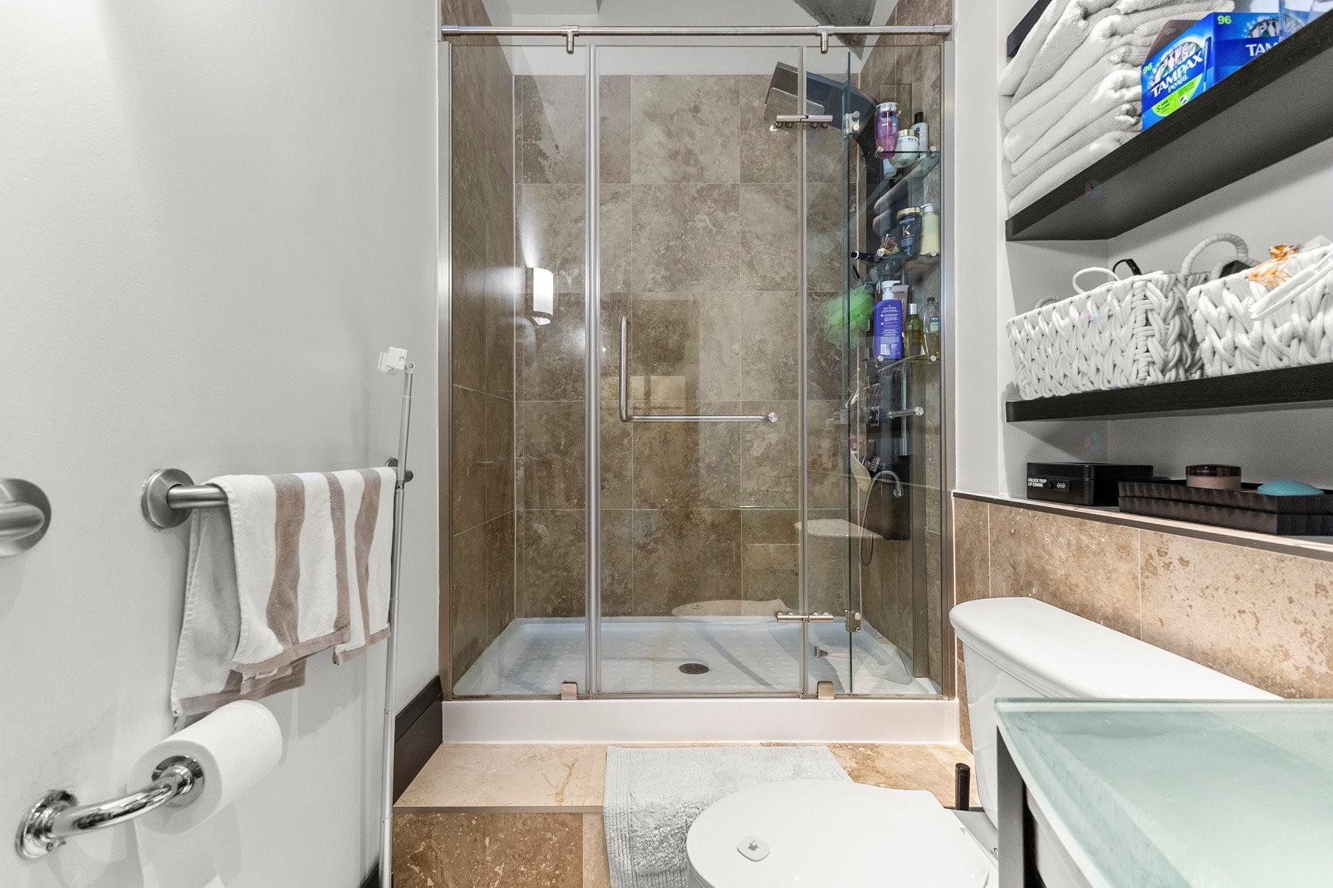 









20


Rue des Soeurs-Grises

, 508-608,
Montréal (Ville-Marie),




QC
H3C5M1

