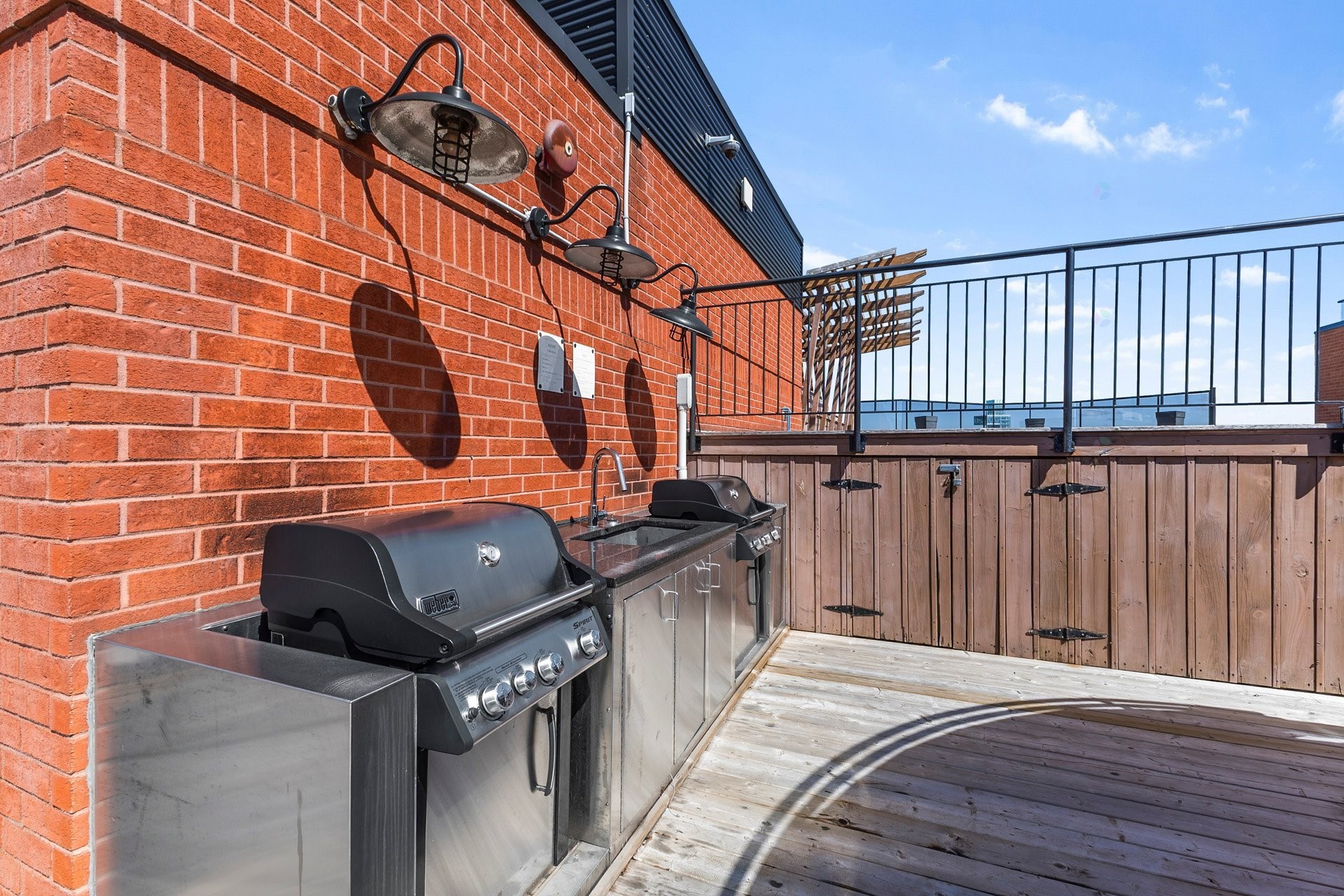 









20


Rue des Soeurs-Grises

, 508-608,
Montréal (Ville-Marie),




QC
H3C5M1

