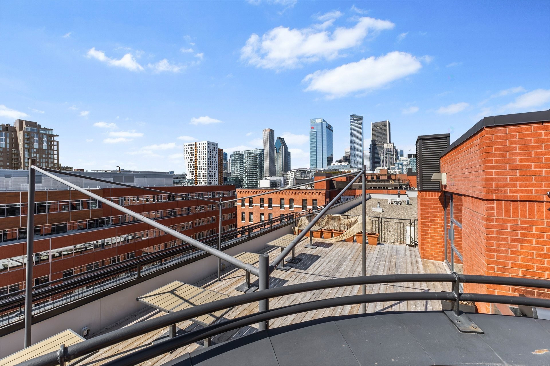 









20


Rue des Soeurs-Grises

, 508-608,
Montréal (Ville-Marie),




QC
H3C5M1

