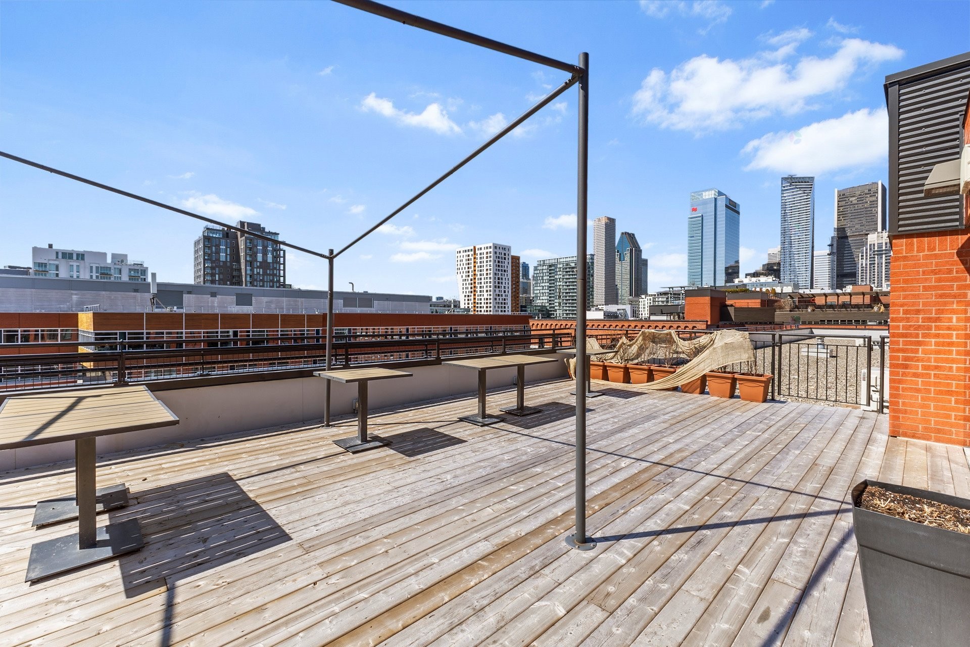 









20


Rue des Soeurs-Grises

, 508-608,
Montréal (Ville-Marie),




QC
H3C5M1


