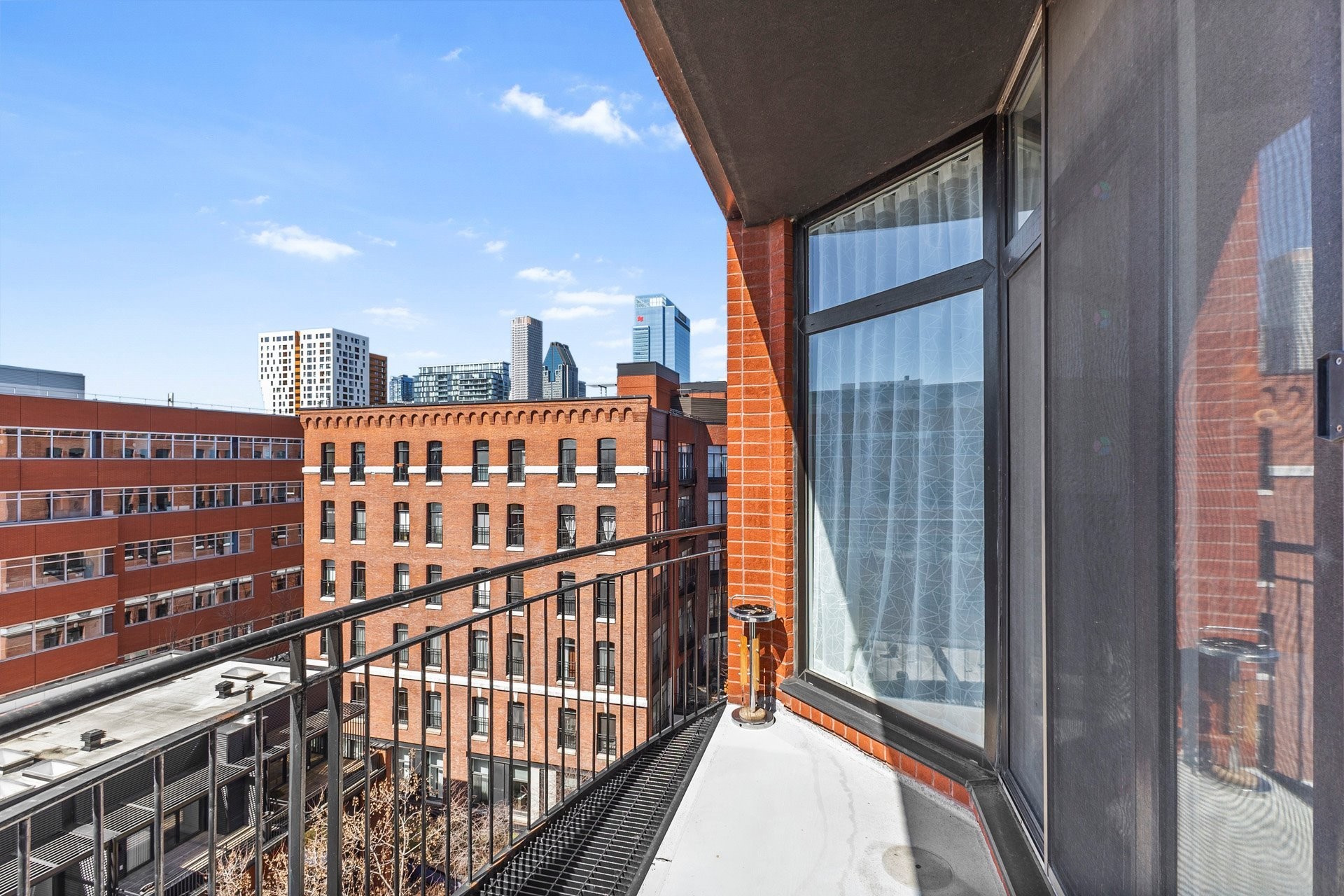 









20


Rue des Soeurs-Grises

, 508-608,
Montréal (Ville-Marie),




QC
H3C5M1

