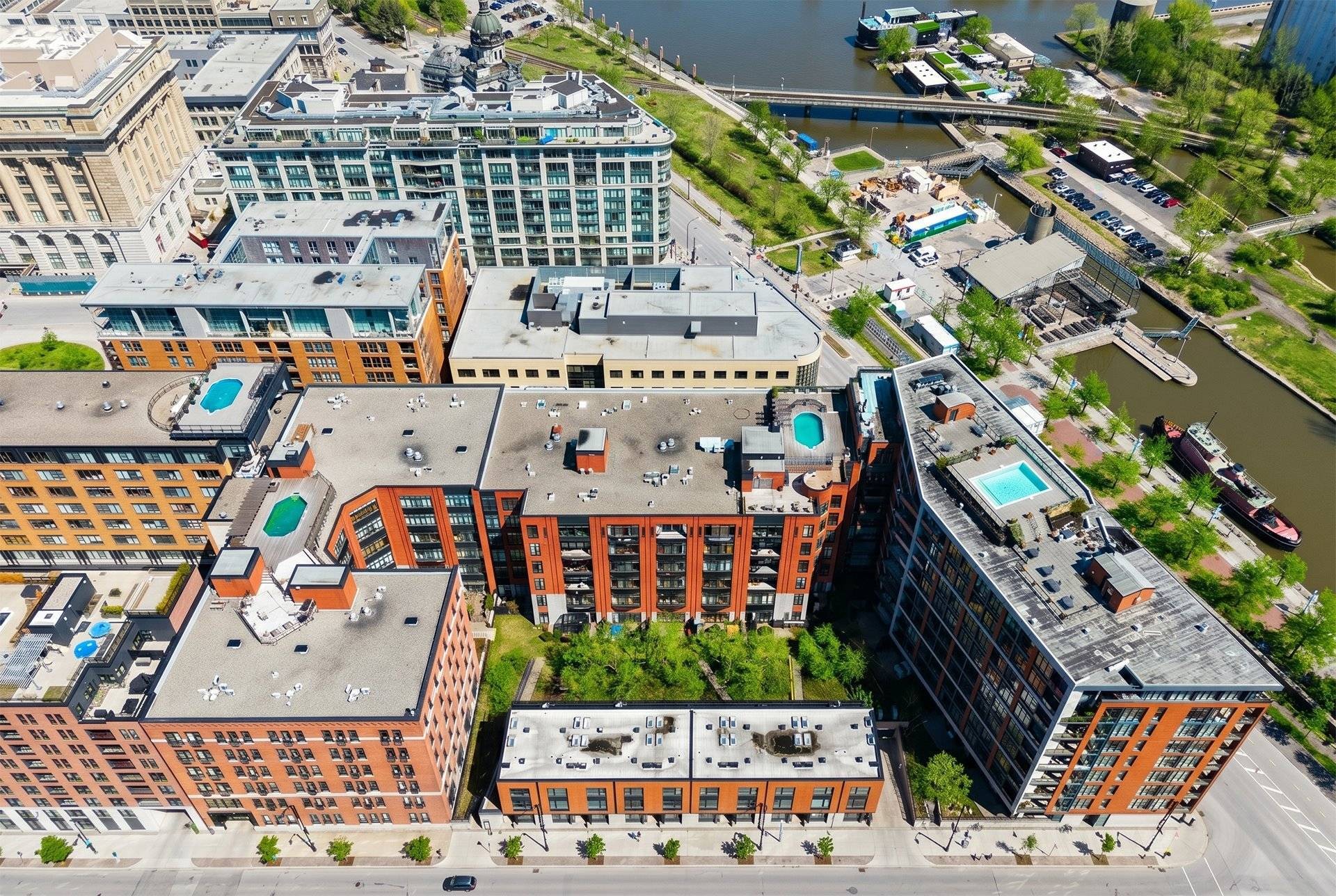 









20


Rue des Soeurs-Grises

, 508-608,
Montréal (Ville-Marie),




QC
H3C5M1

