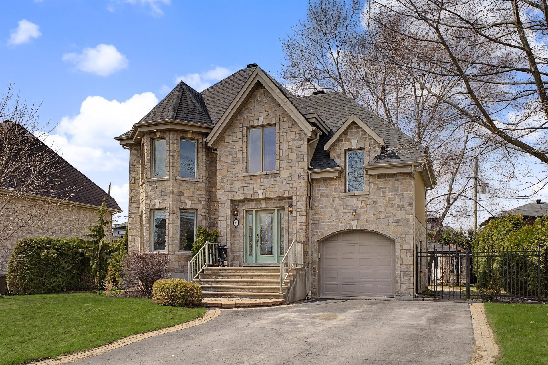 









69


Grand Boulevard O.

,
Saint-Bruno-de-Montarville,




QC
J3V4P6

