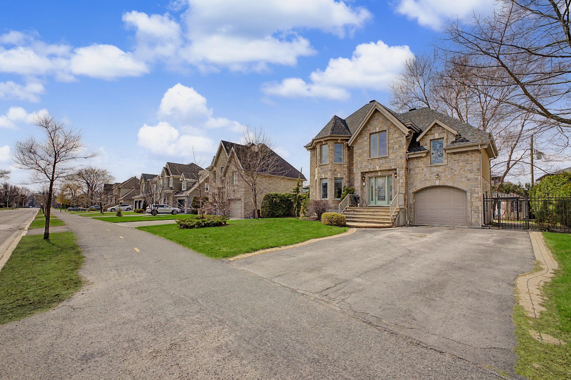 









69


Grand Boulevard O.

,
Saint-Bruno-de-Montarville,




QC
J3V4P6

