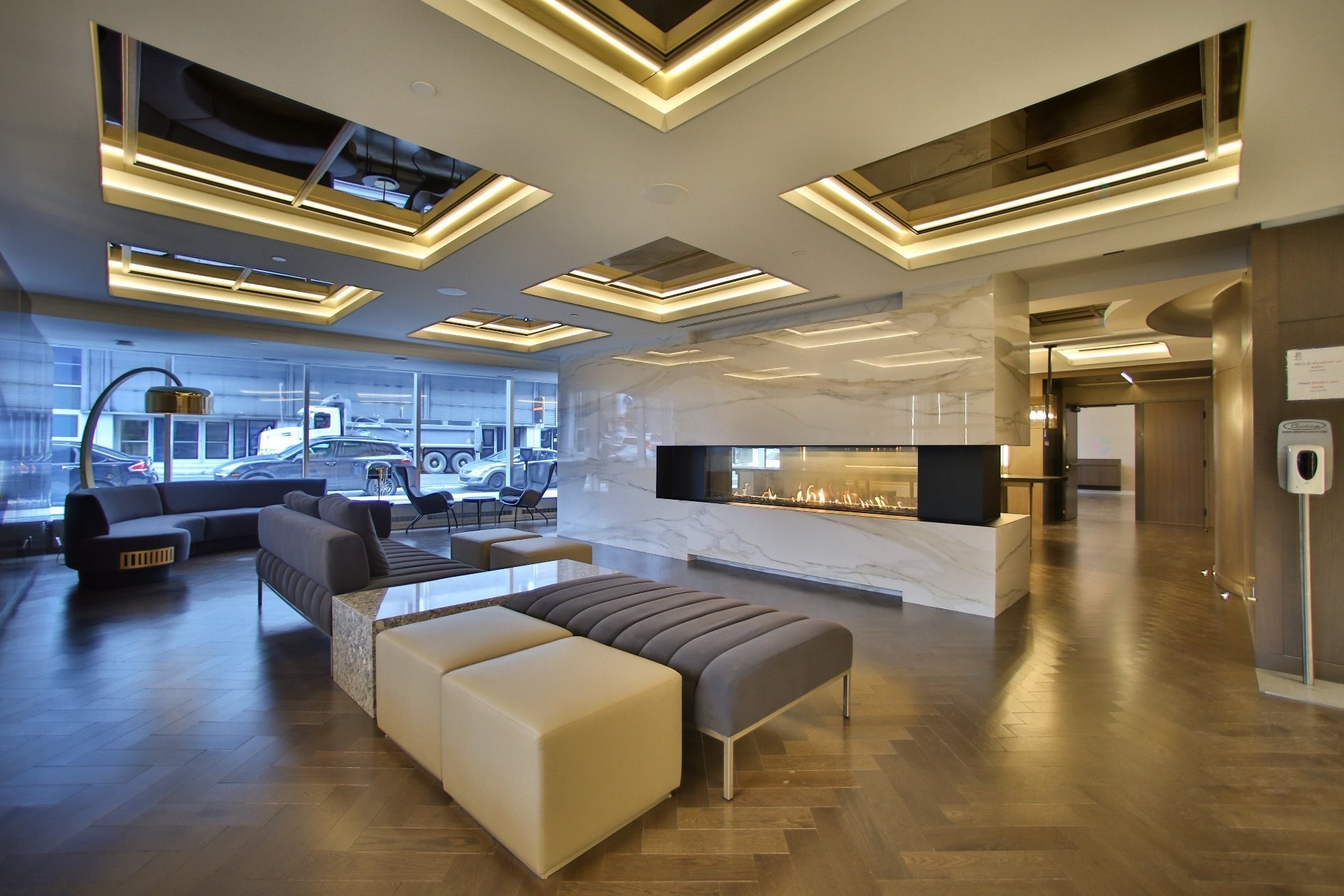 









1288


Rue St-Antoine O.

, 612,
Montréal (Ville-Marie),




QC
H3C0X6

