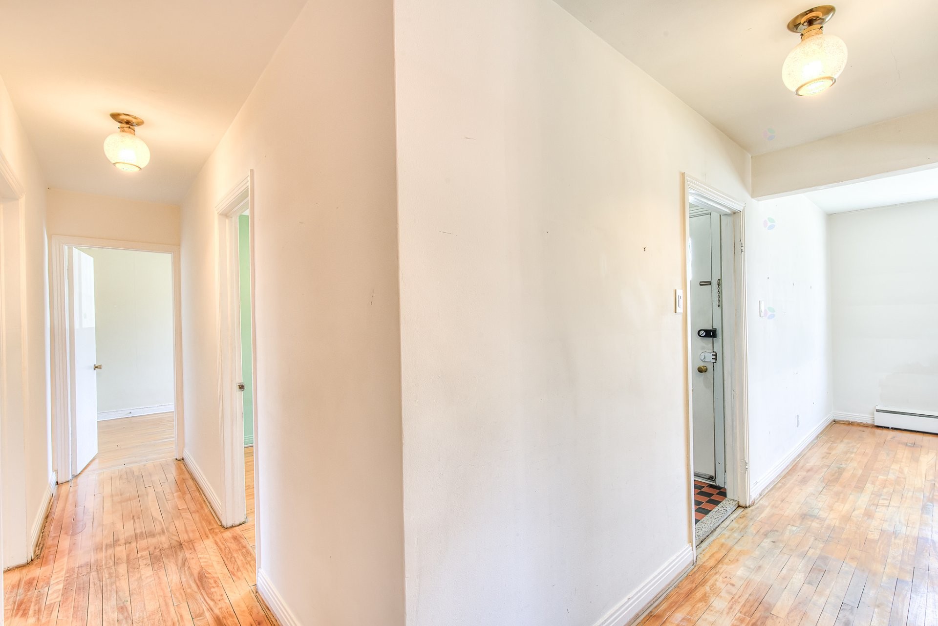 









5723


Av. Davies

,
Côte-Saint-Luc,




QC
H4W2R3

