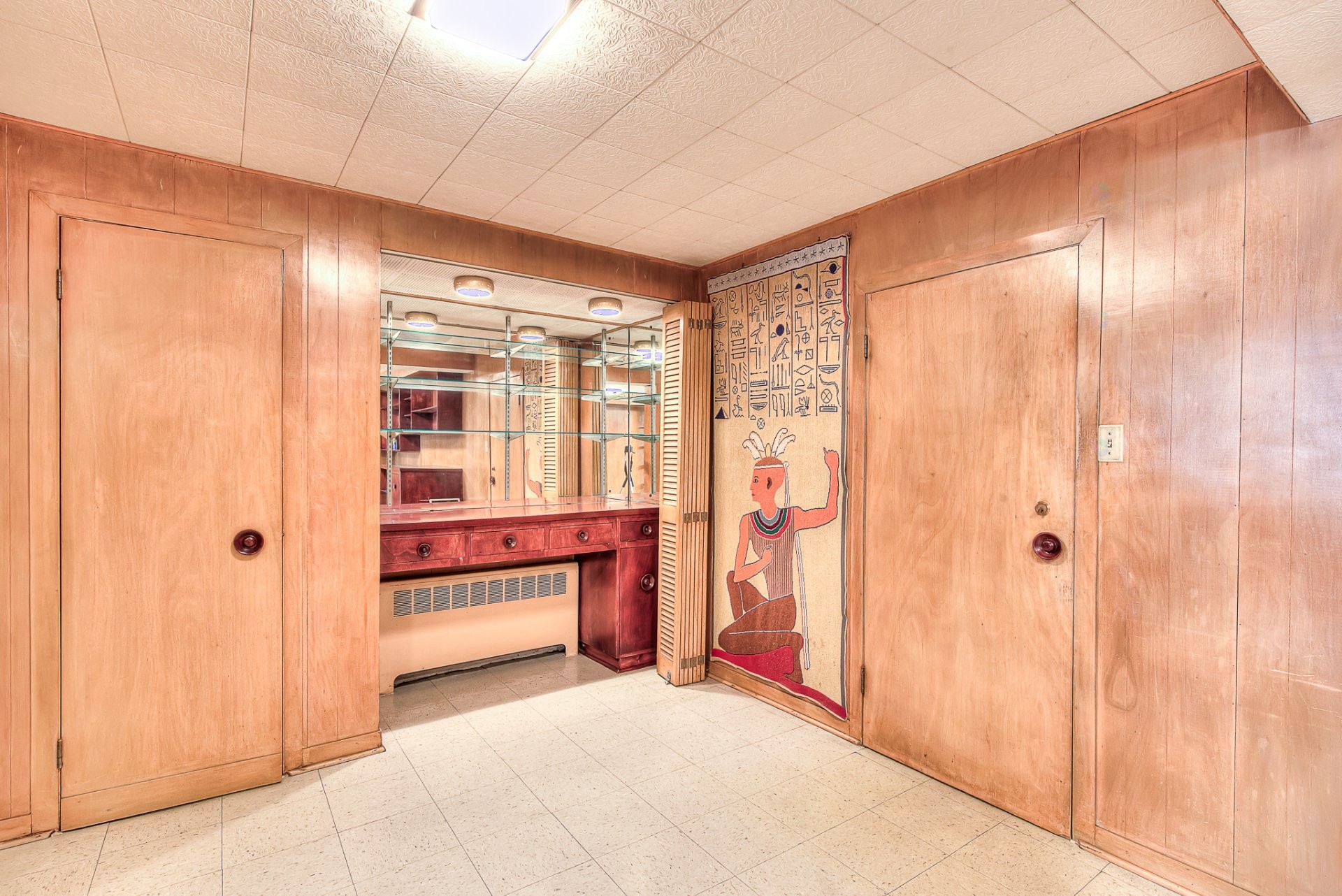 









5723


Av. Davies

,
Côte-Saint-Luc,




QC
H4W2R3

