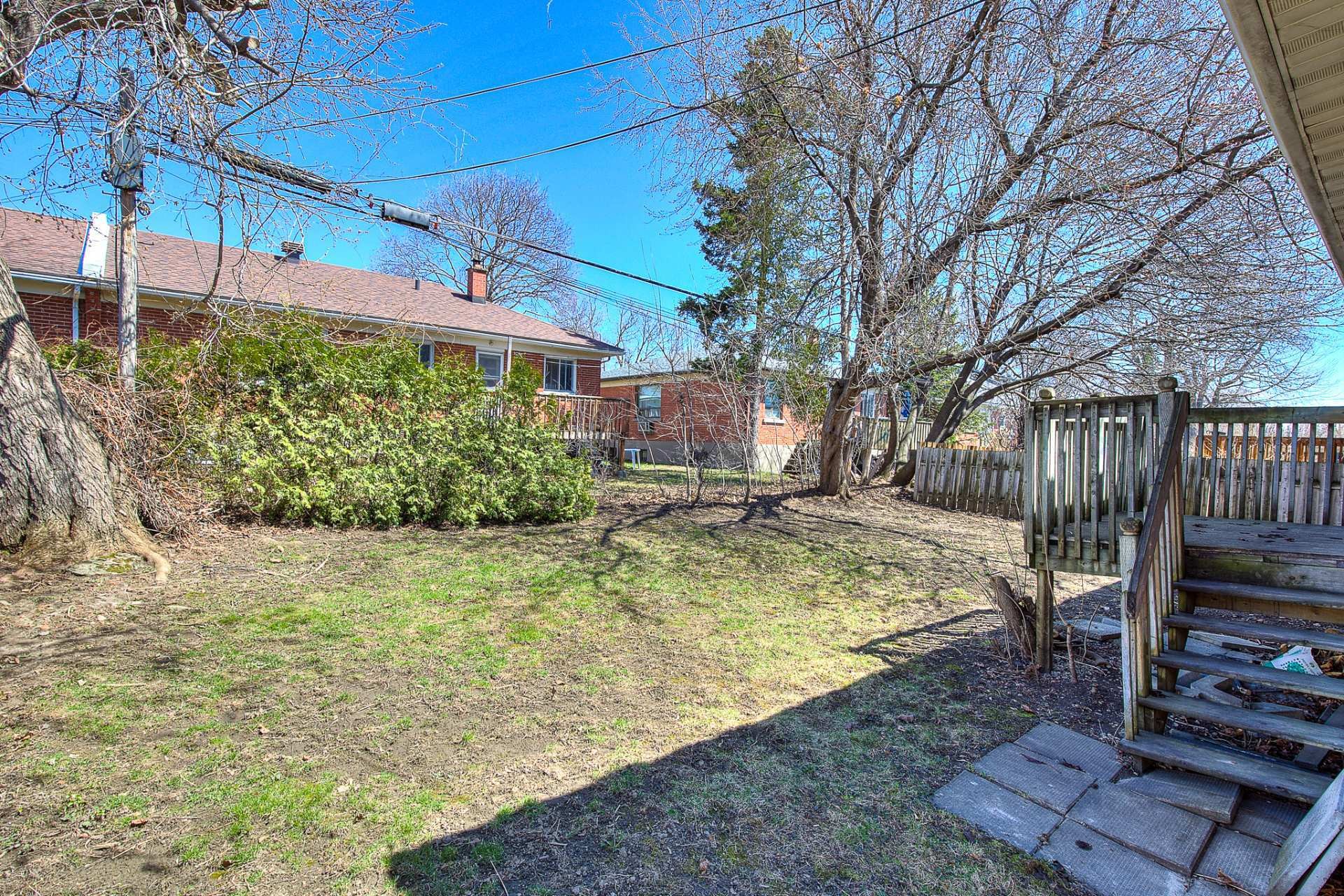 









5723


Av. Davies

,
Côte-Saint-Luc,




QC
H4W2R3

