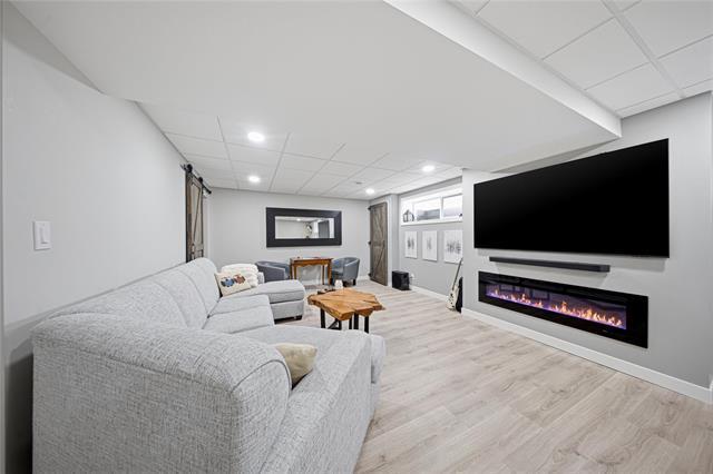 









20


DENBY

COVE,
Niverville,




MB
R0A 0A2


