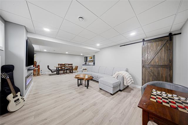 









20


DENBY

COVE,
Niverville,




MB
R0A 0A2

