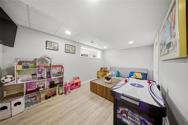 









20


DENBY

COVE,
Niverville,




MB
R0A 0A2

