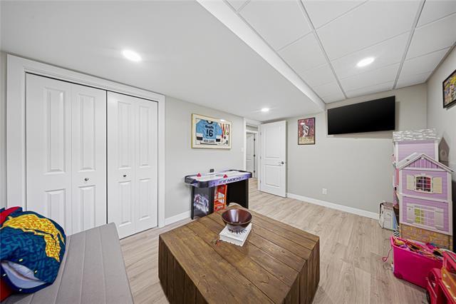 









20


DENBY

COVE,
Niverville,




MB
R0A 0A2


