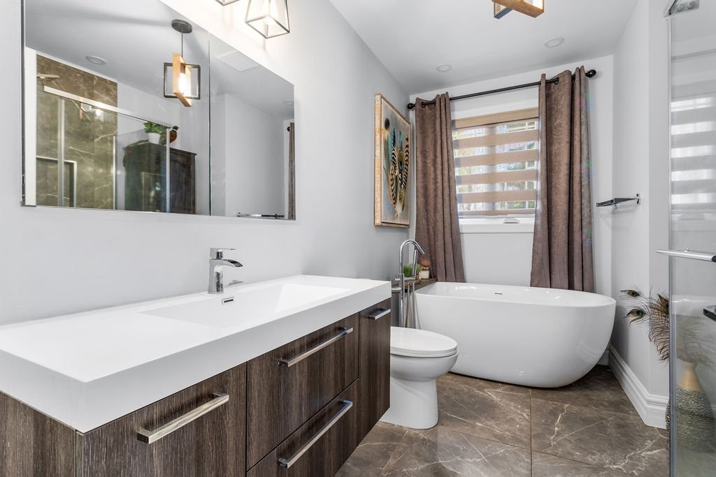 









25


34e Avenue O.

,
Blainville,




QC
J7C3R2

