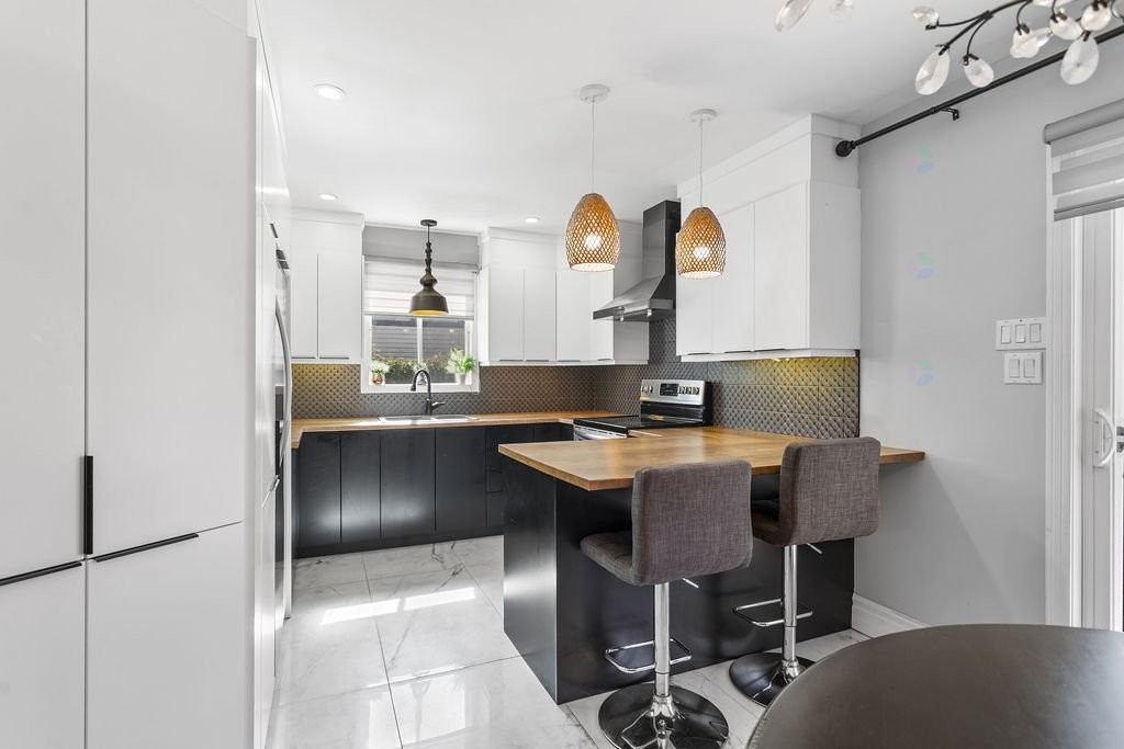 









25


34e Avenue O.

,
Blainville,




QC
J7C3R2

