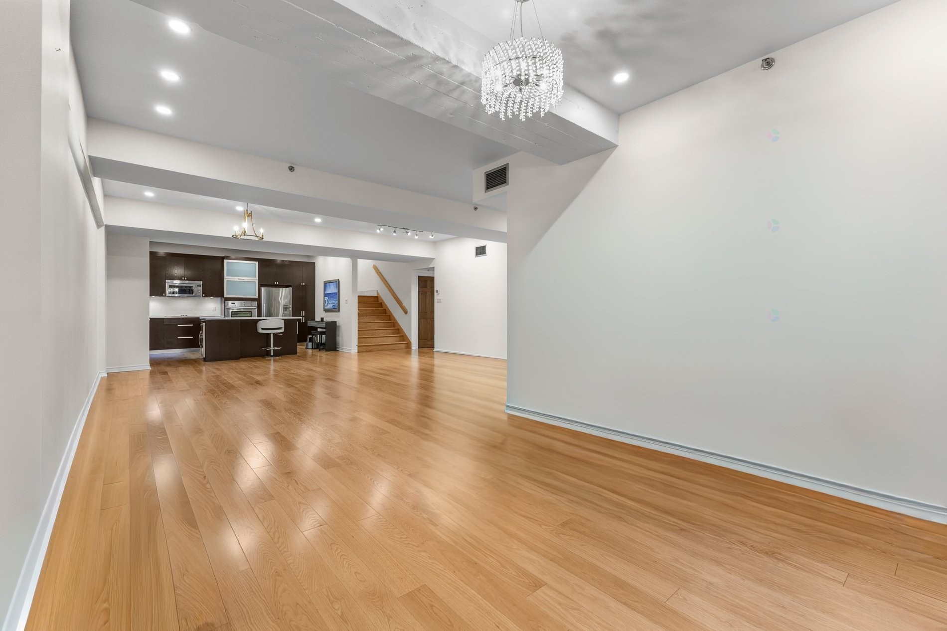 









1275


Av. Van Horne

, 41,
Montréal (Outremont),




QC
H2V1K5

