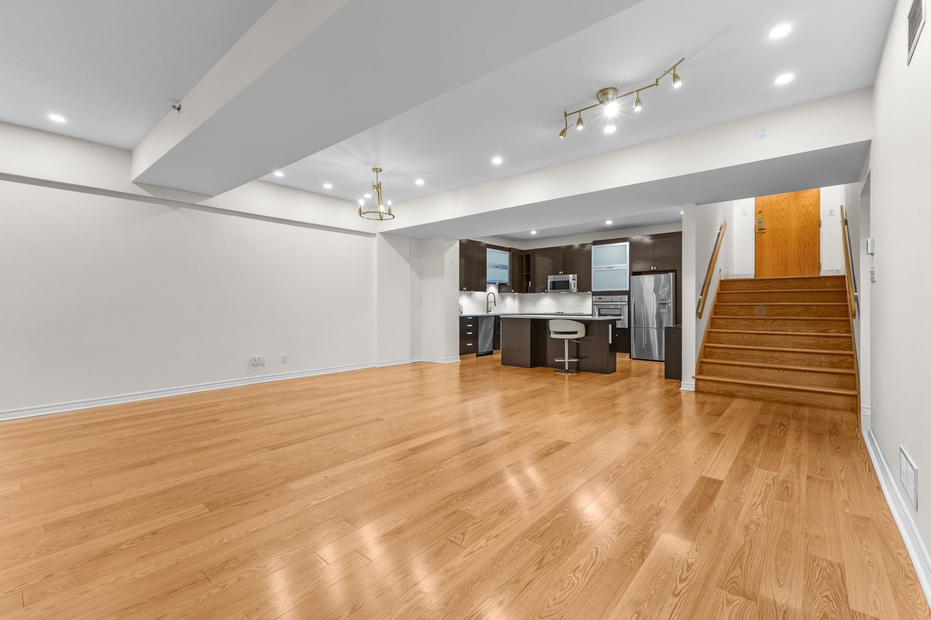 









1275


Av. Van Horne

, 41,
Montréal (Outremont),




QC
H2V1K5

