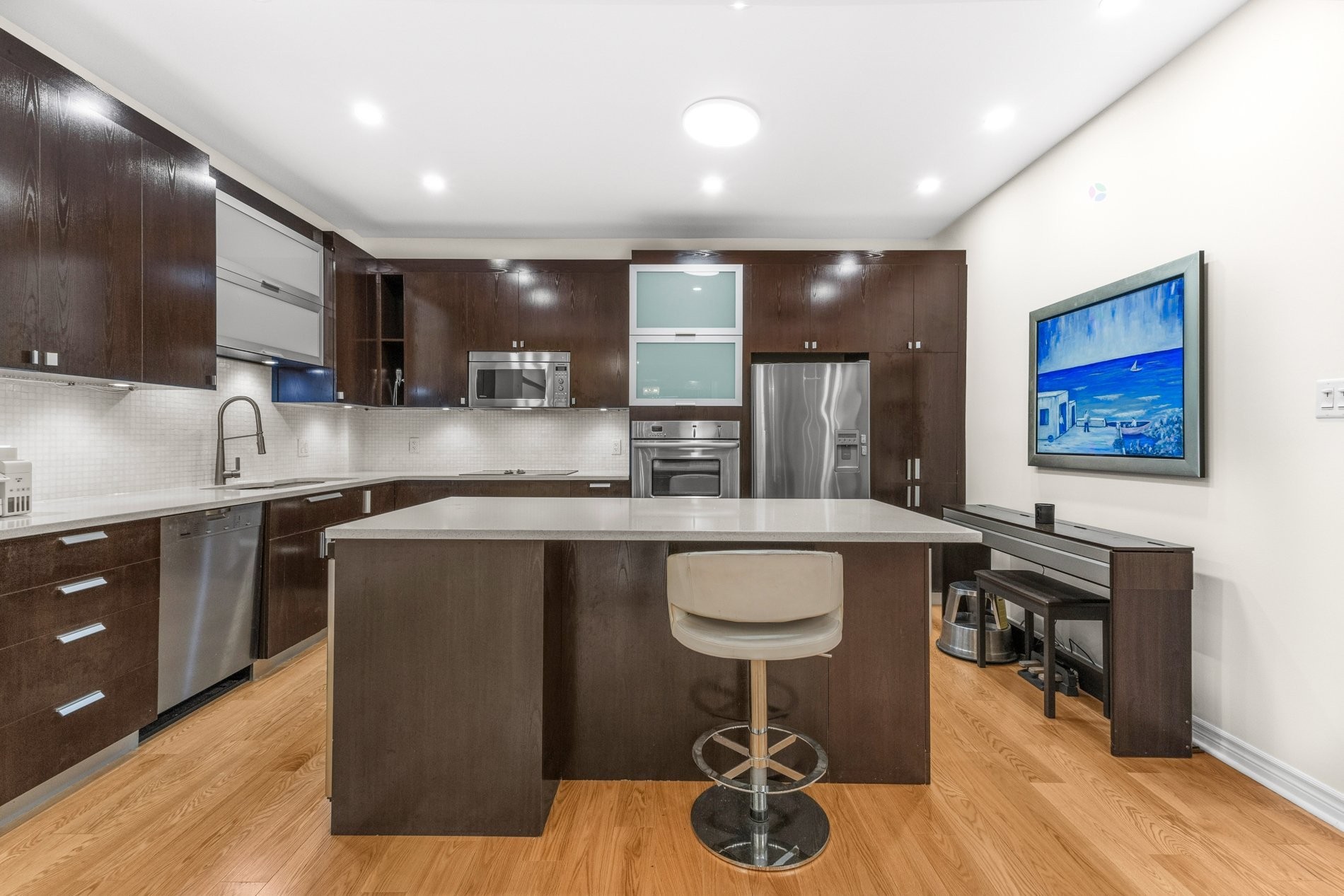 









1275


Av. Van Horne

, 41,
Montréal (Outremont),




QC
H2V1K5

