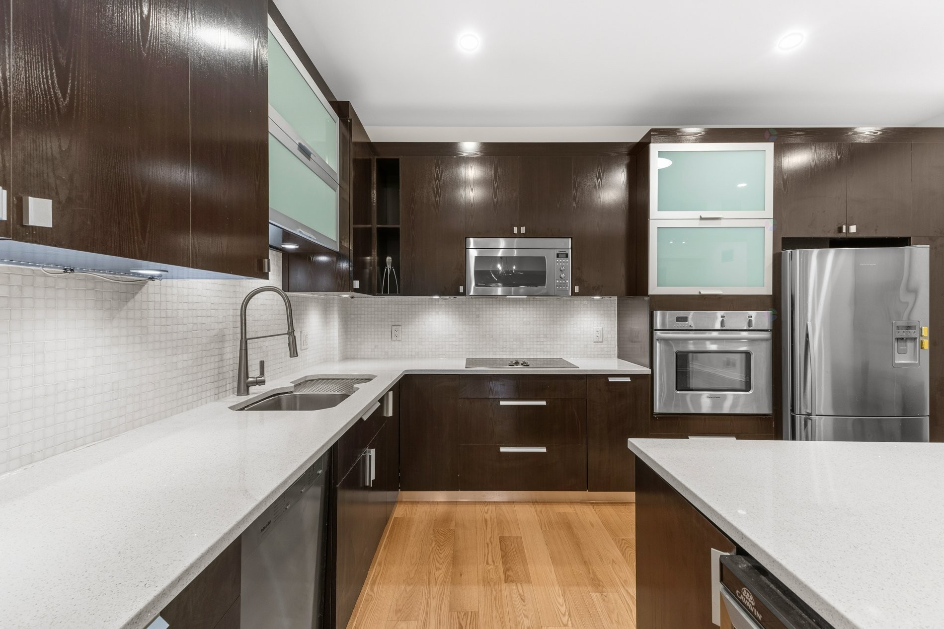 









1275


Av. Van Horne

, 41,
Montréal (Outremont),




QC
H2V1K5

