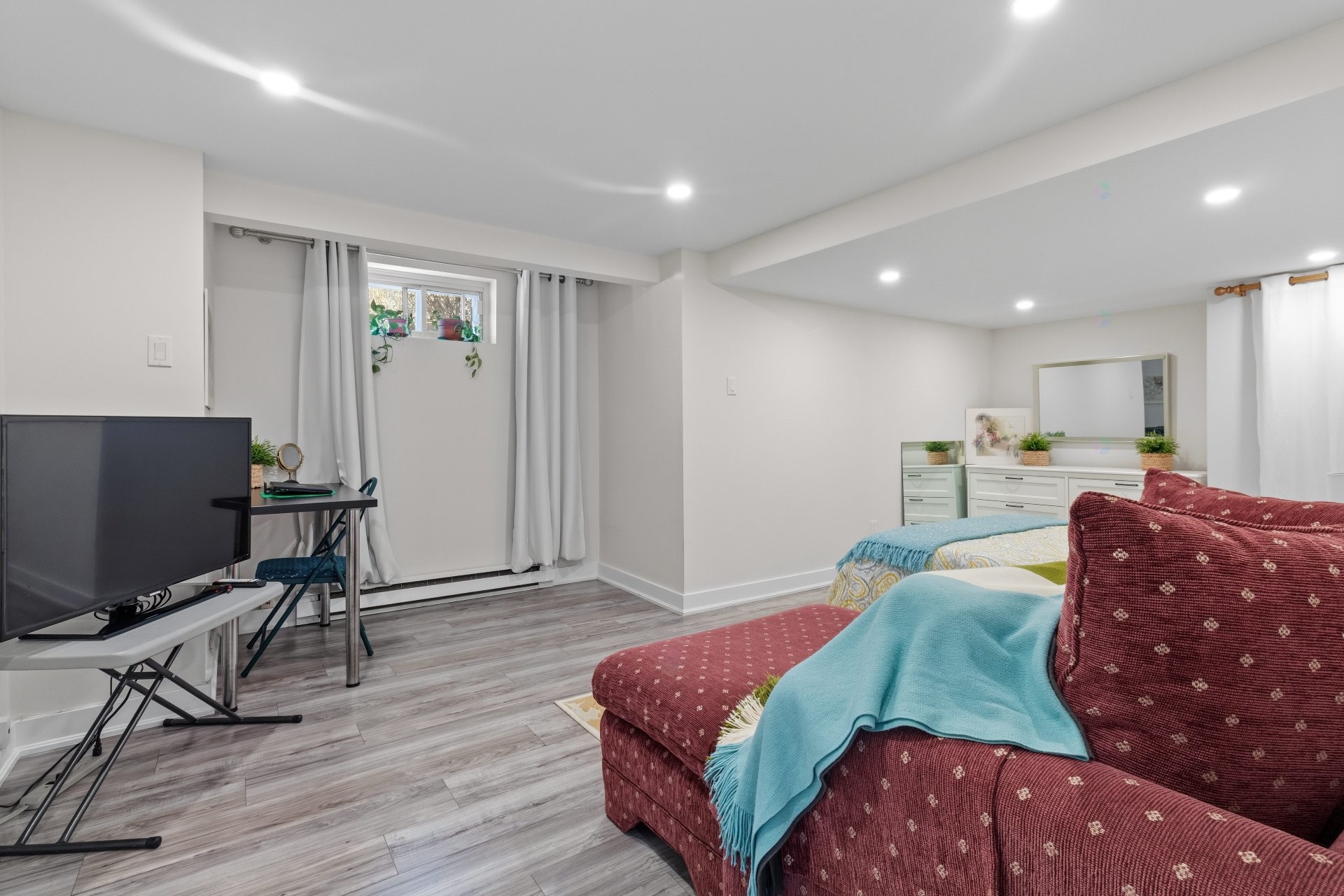 









529


Rue Fouquet

,
Laval (Sainte-Dorothée),




QC
H7X3J5

