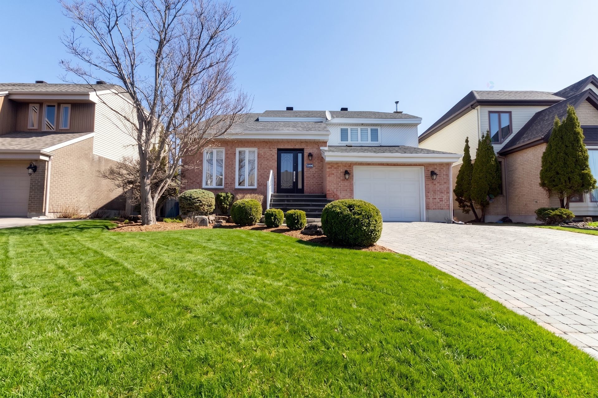 









529


Rue Fouquet

,
Laval (Sainte-Dorothée),




QC
H7X3J5

