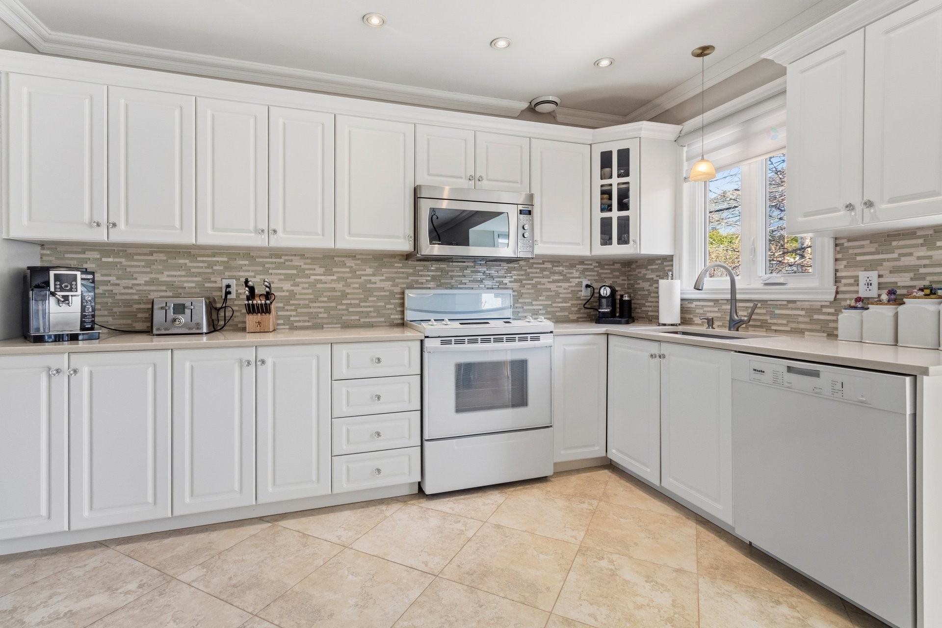 









529


Rue Fouquet

,
Laval (Sainte-Dorothée),




QC
H7X3J5

