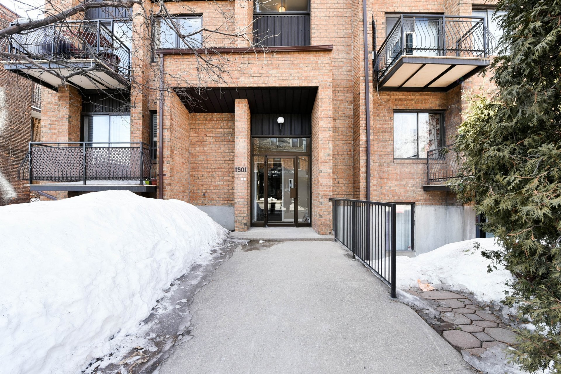 









1501


Rue Notre-Dame O.

, 1,
Montréal (Ville-Marie),




QC
H3C1L2

