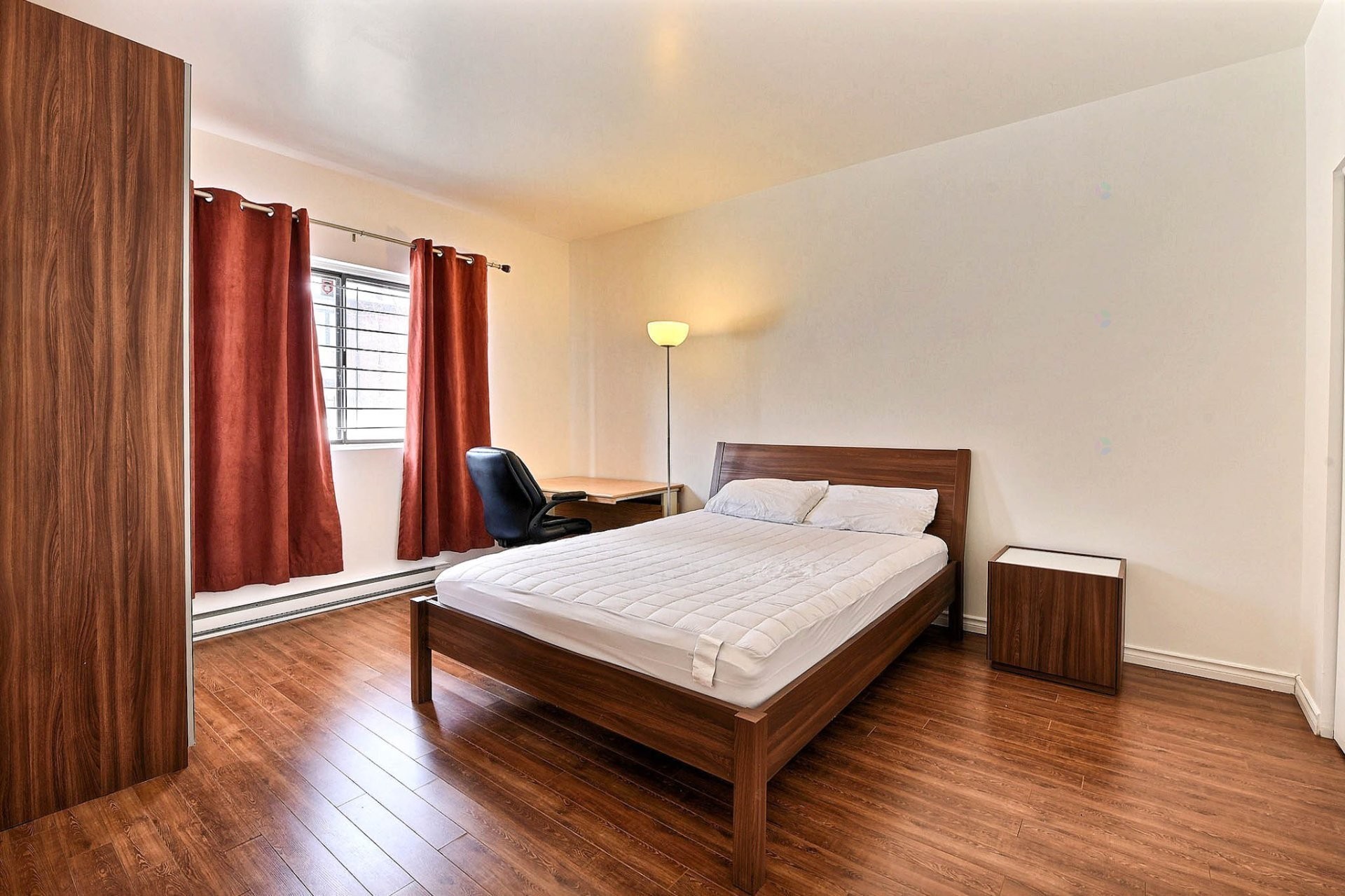 









1501


Rue Notre-Dame O.

, 1,
Montréal (Ville-Marie),




QC
H3C1L2

