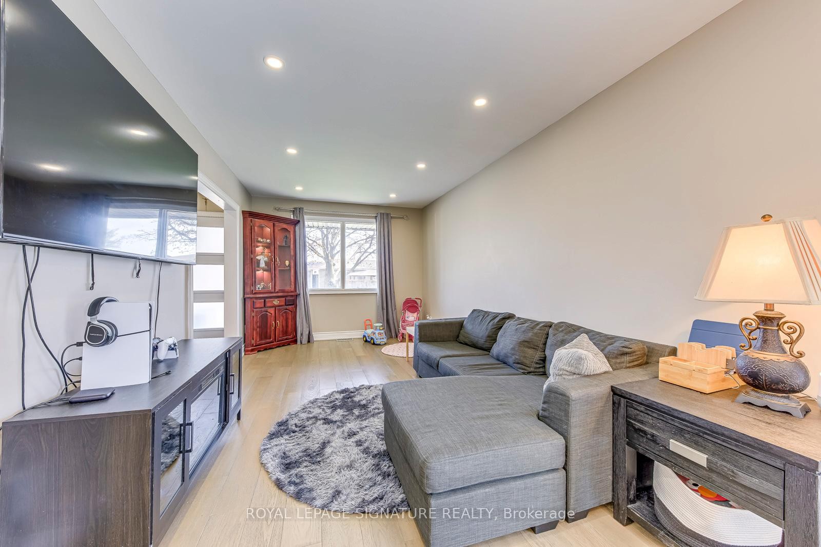 









50


Ironwood

Crescent,
Hamilton,




ON
L8W 3B8

