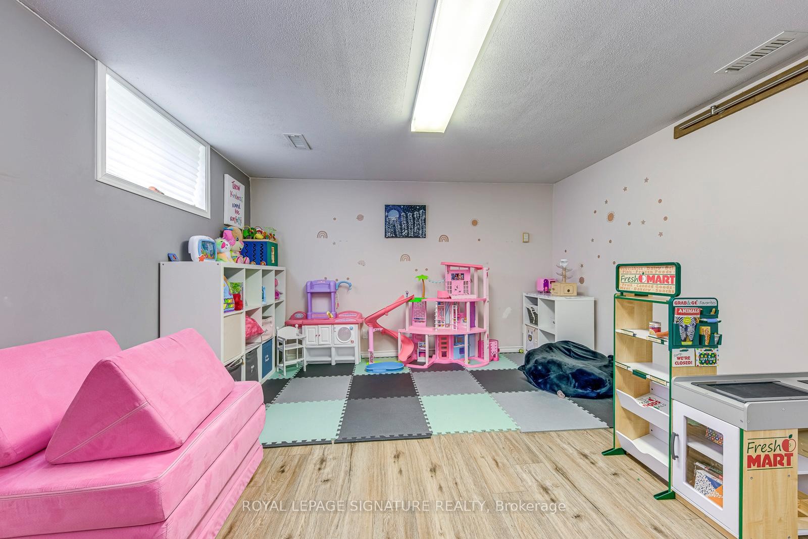 









50


Ironwood

Crescent,
Hamilton,




ON
L8W 3B8

