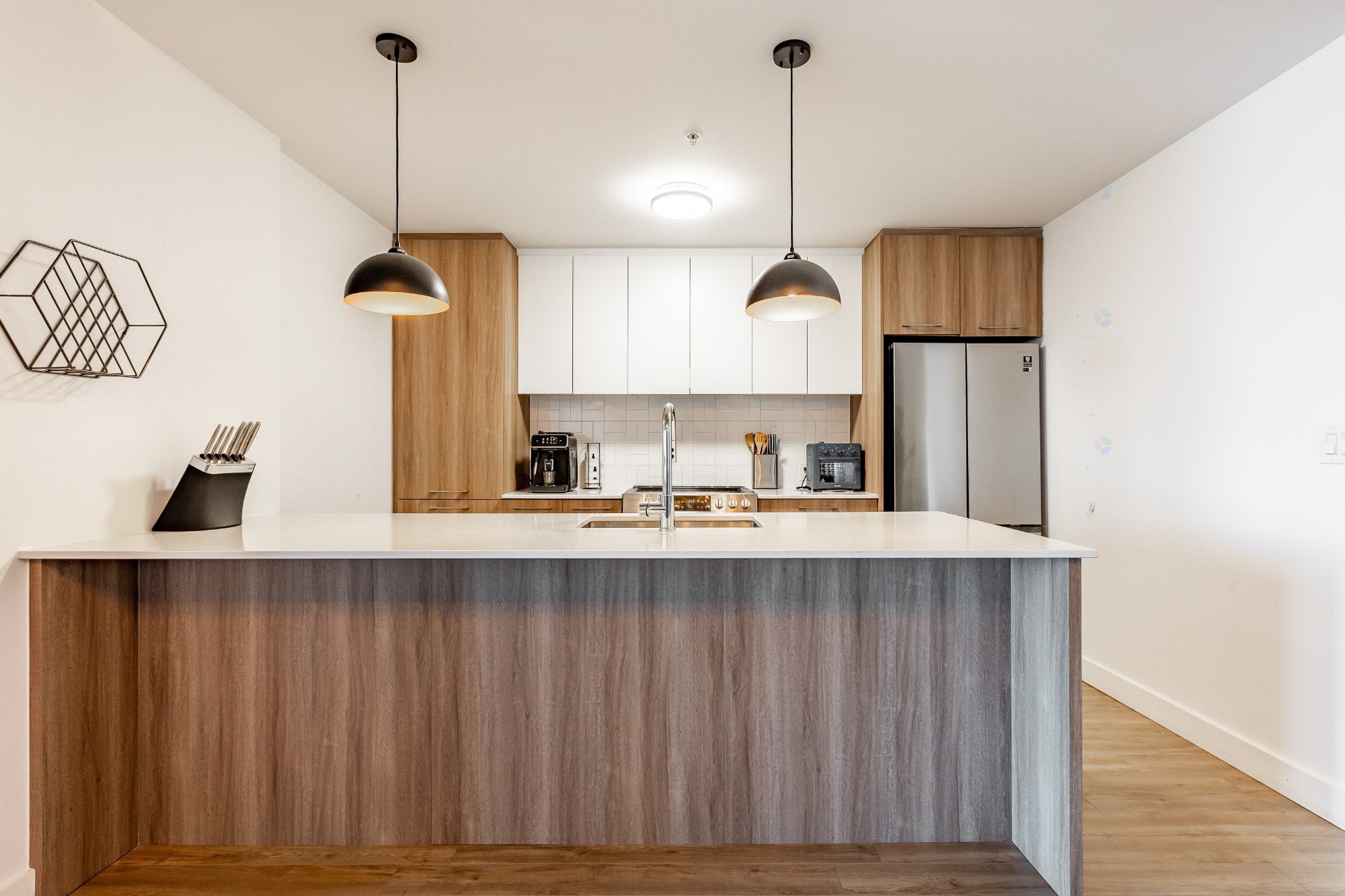 









8


Av. Donegani

, 809,
Pointe-Claire,




QC
H9R0E8

