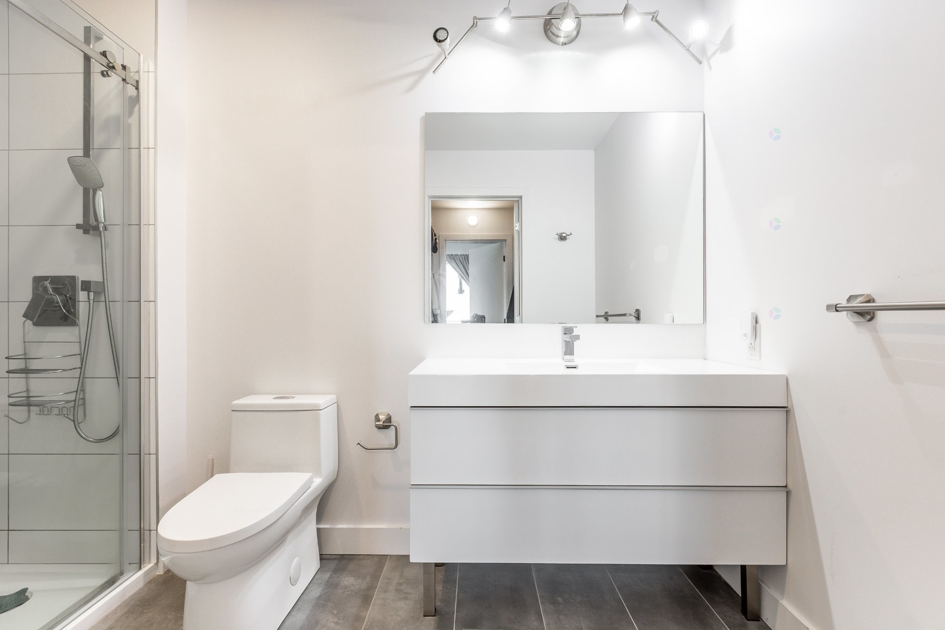 









8


Av. Donegani

, 809,
Pointe-Claire,




QC
H9R0E8

