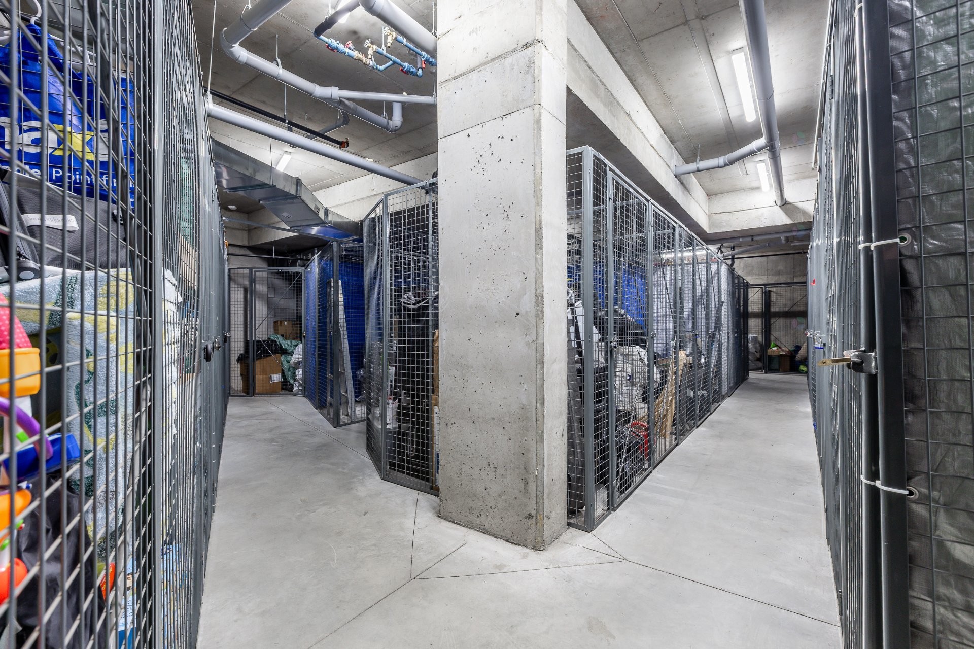 









8


Av. Donegani

, 809,
Pointe-Claire,




QC
H9R0E8

