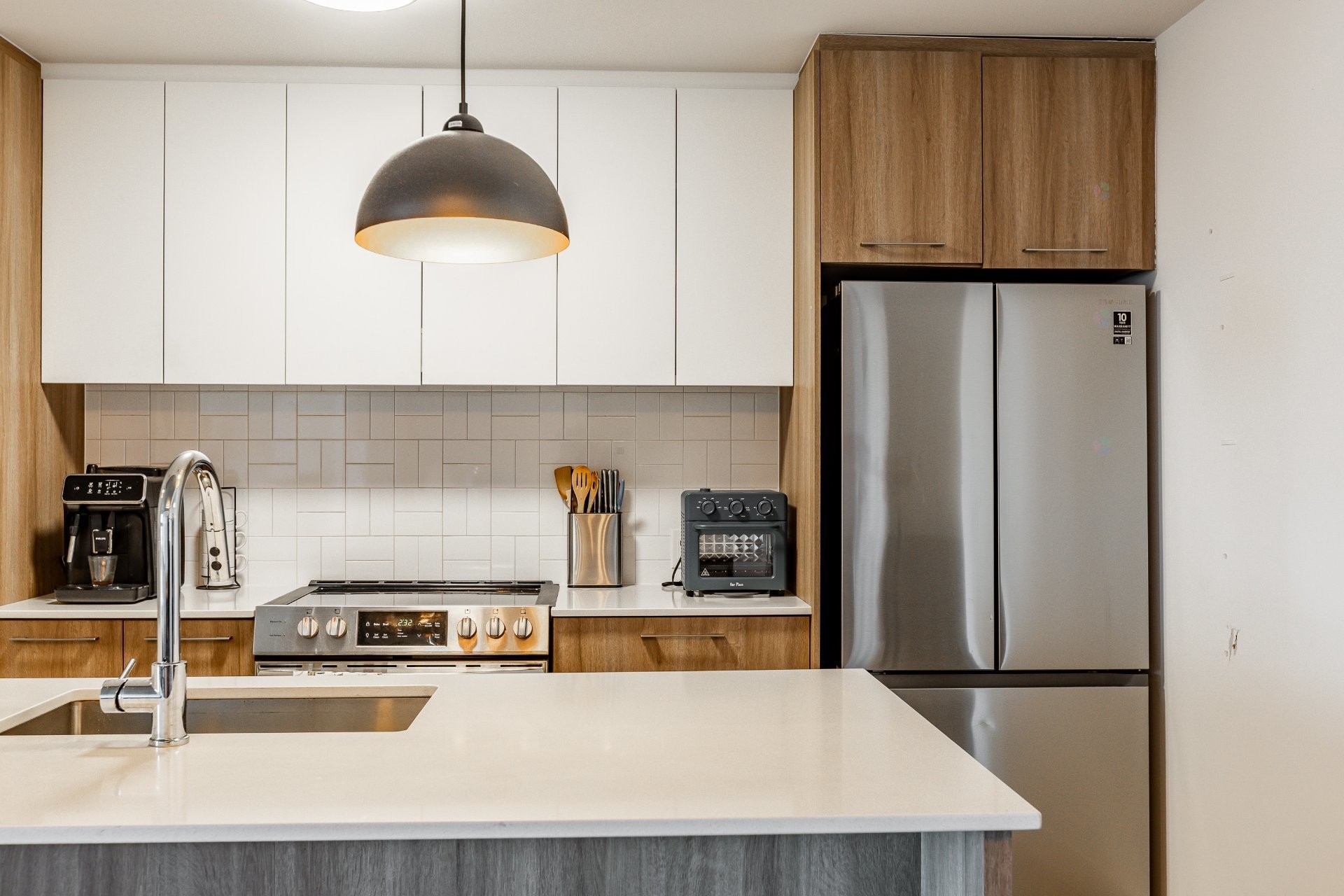 









8


Av. Donegani

, 809,
Pointe-Claire,




QC
H9R0E8


